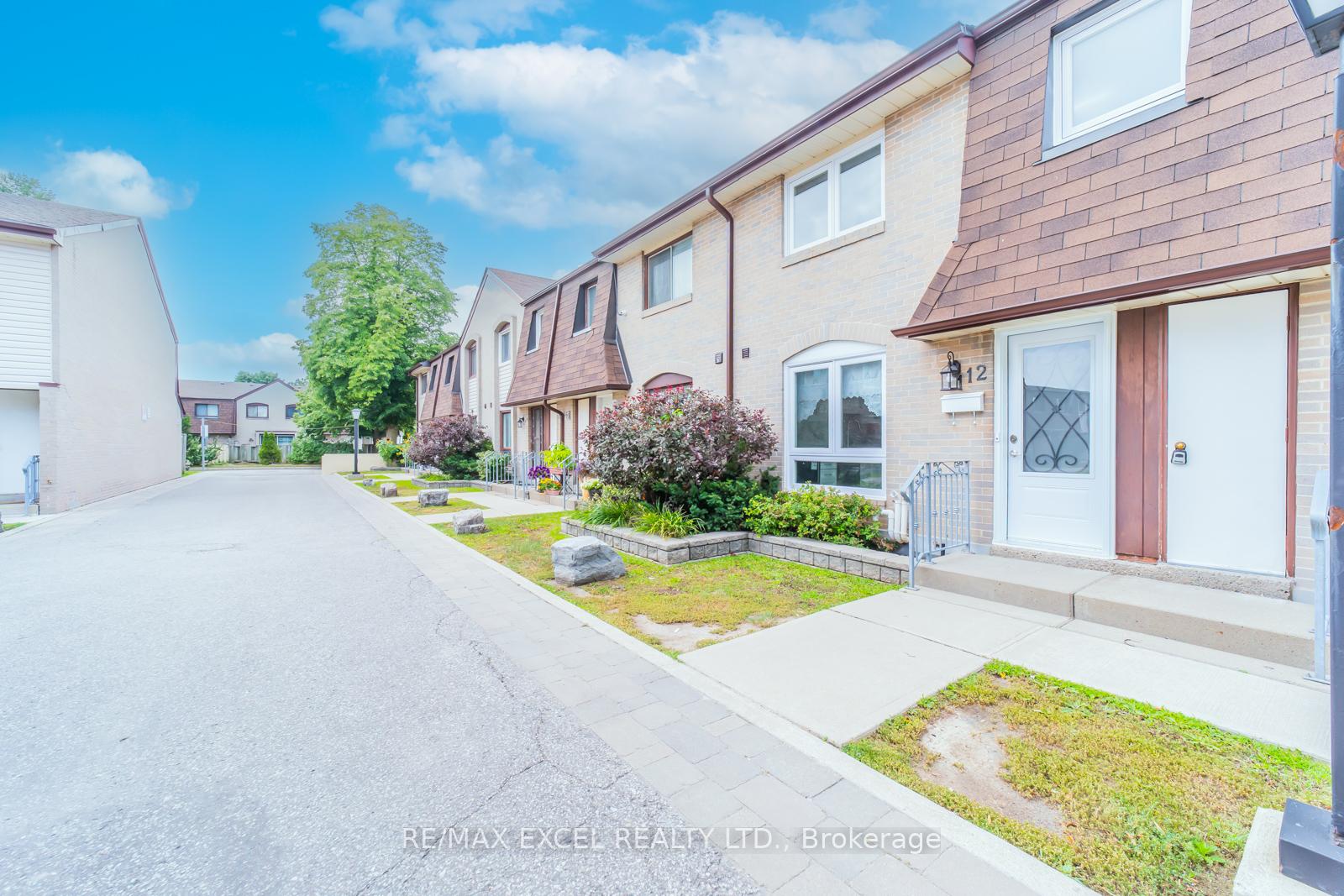 21 Livonia Place 112, Toronto E09, ON M1E 4W5