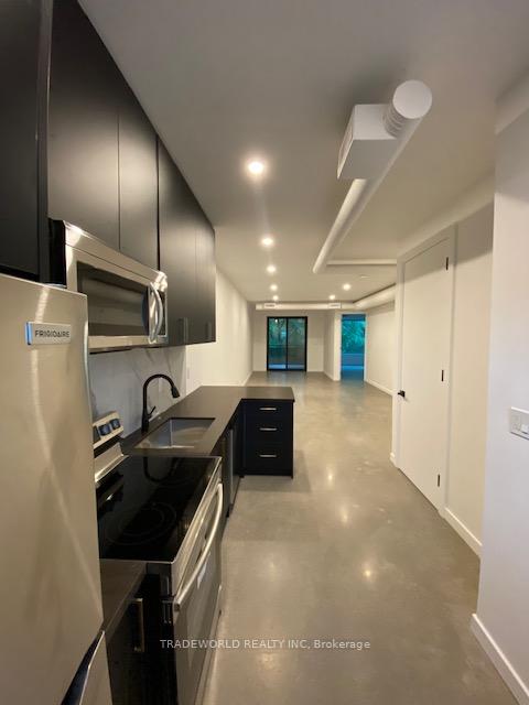 862 Pape Avenue 5, Toronto E03, ON M4K 3T8