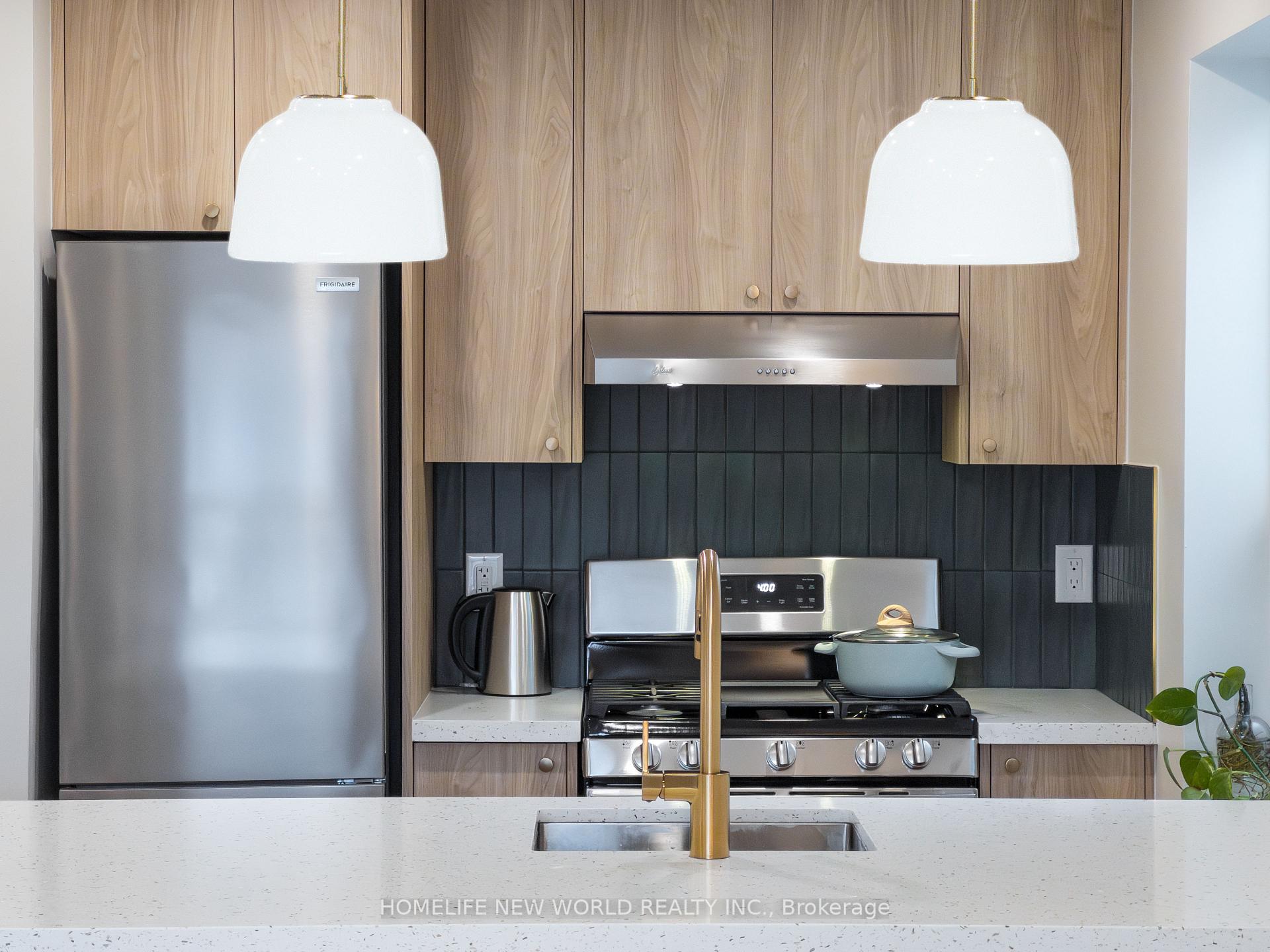 27 Marigold Avenue Upper, Toronto E01, ON M4M 3B1