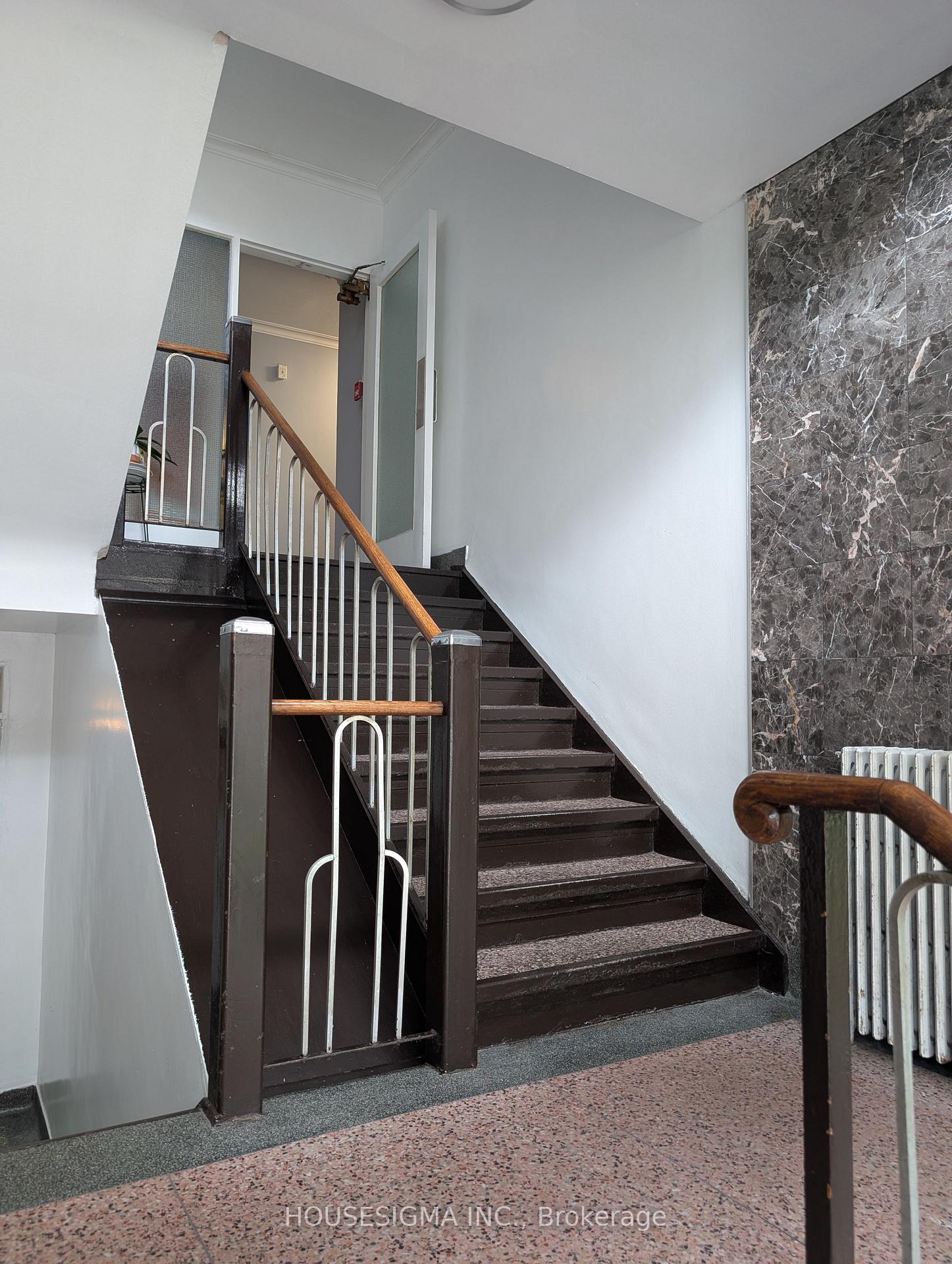 117 Cosburn Avenue, Toronto E03, ON M4J 2L1