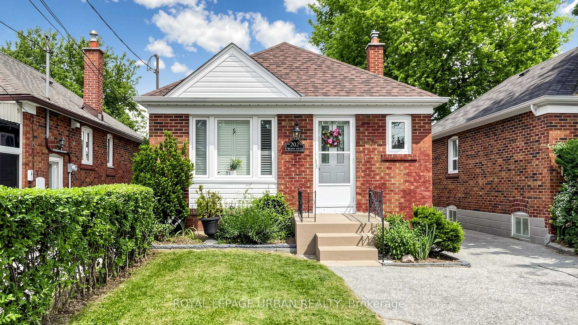 202 Virginia Avenue, Toronto E03, ON M4C 2T7