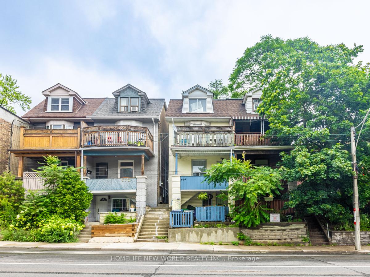 669 Woodbine Avenue, Toronto E02, ON M4E 2J3