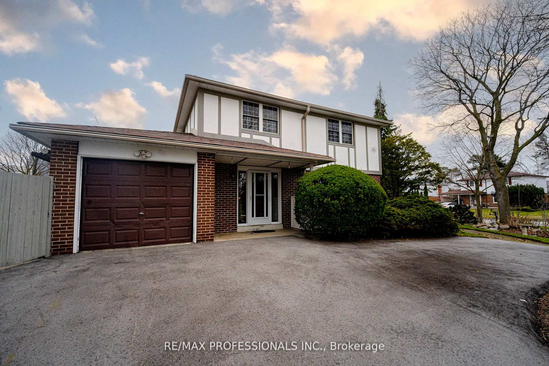 1 Bluefin Crescent, Toronto E09, ON M1H 2K9