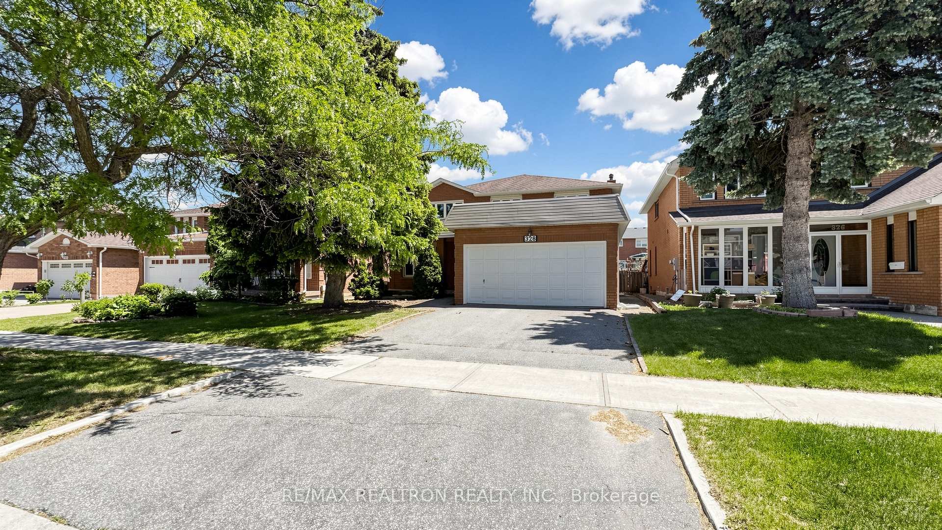 328 Goldhawk Trail, Toronto E07, ON M1V 4H1