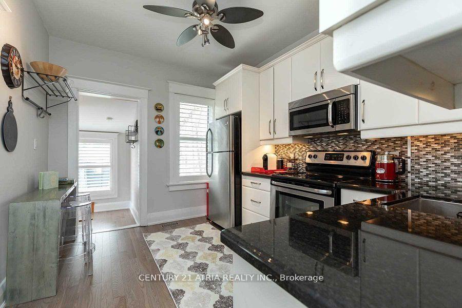 639 Mortimer Avenue, Toronto E03, ON M4C 2J9