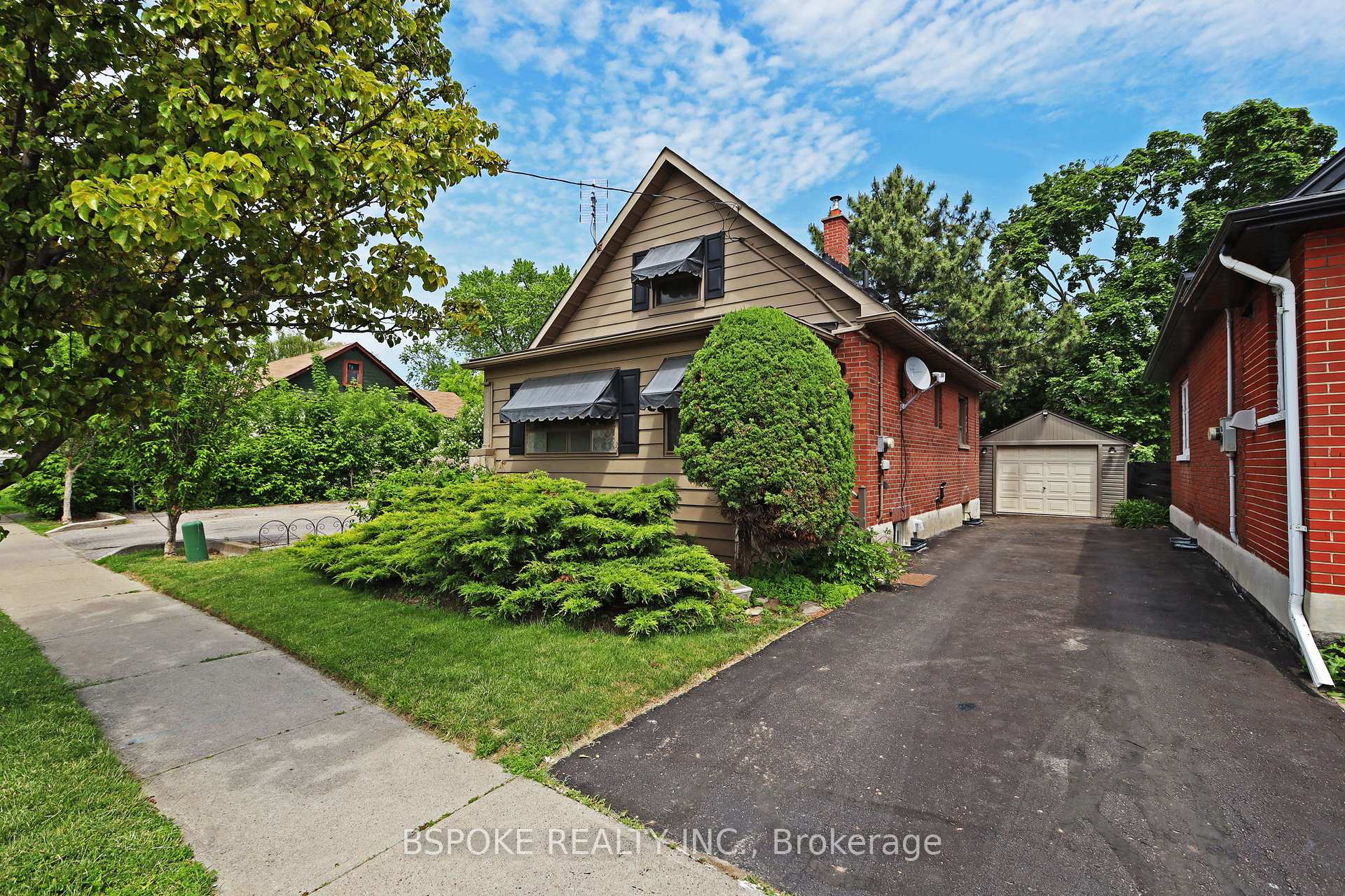 47 Gladstone Avenue, Oshawa, ON L1J 4E4