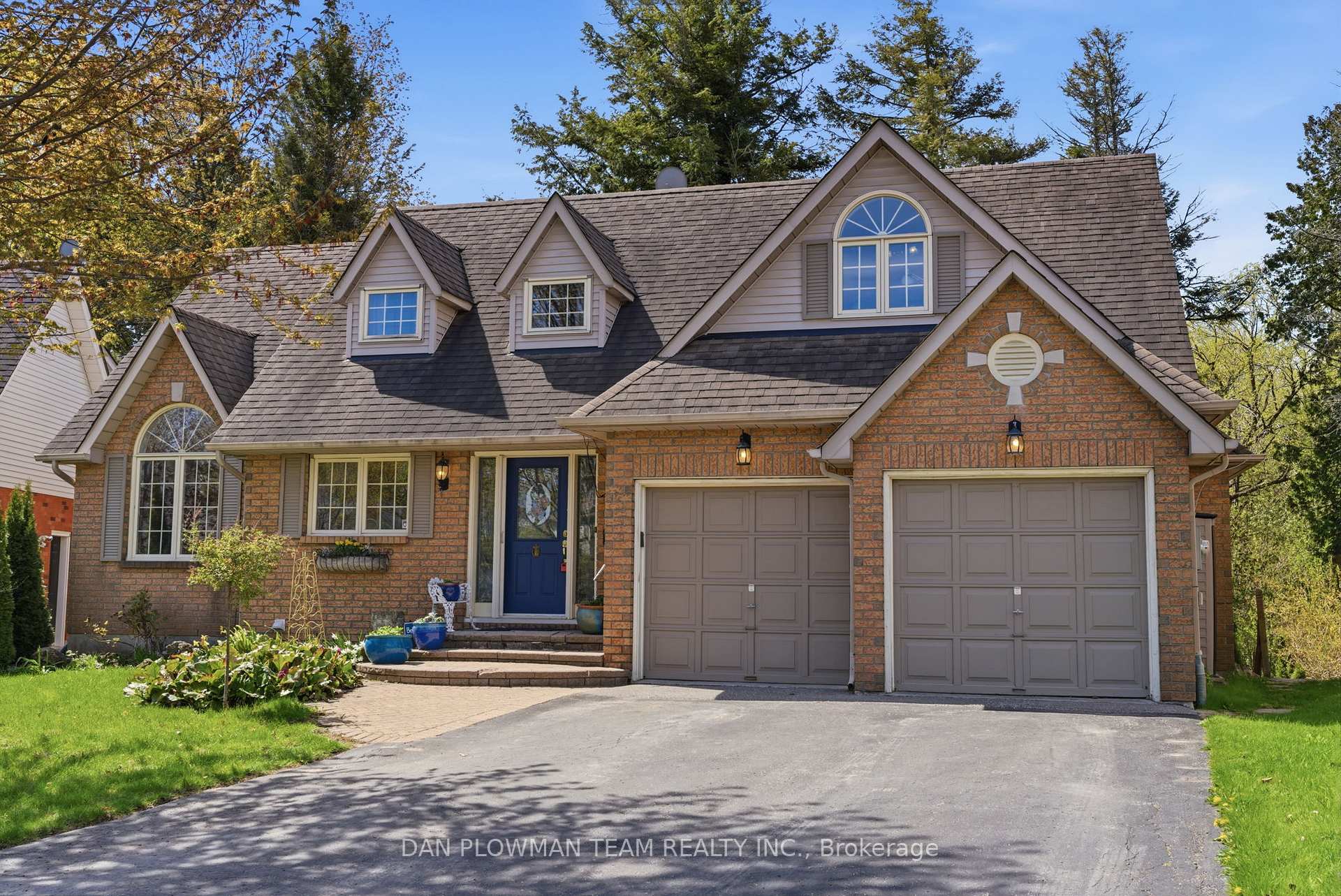 10 Barrington Place, Clarington, ON L1E 2K9
