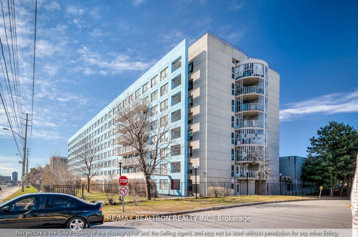 39 Kimbercroft Court 105, Toronto E07, ON M1S 5B5