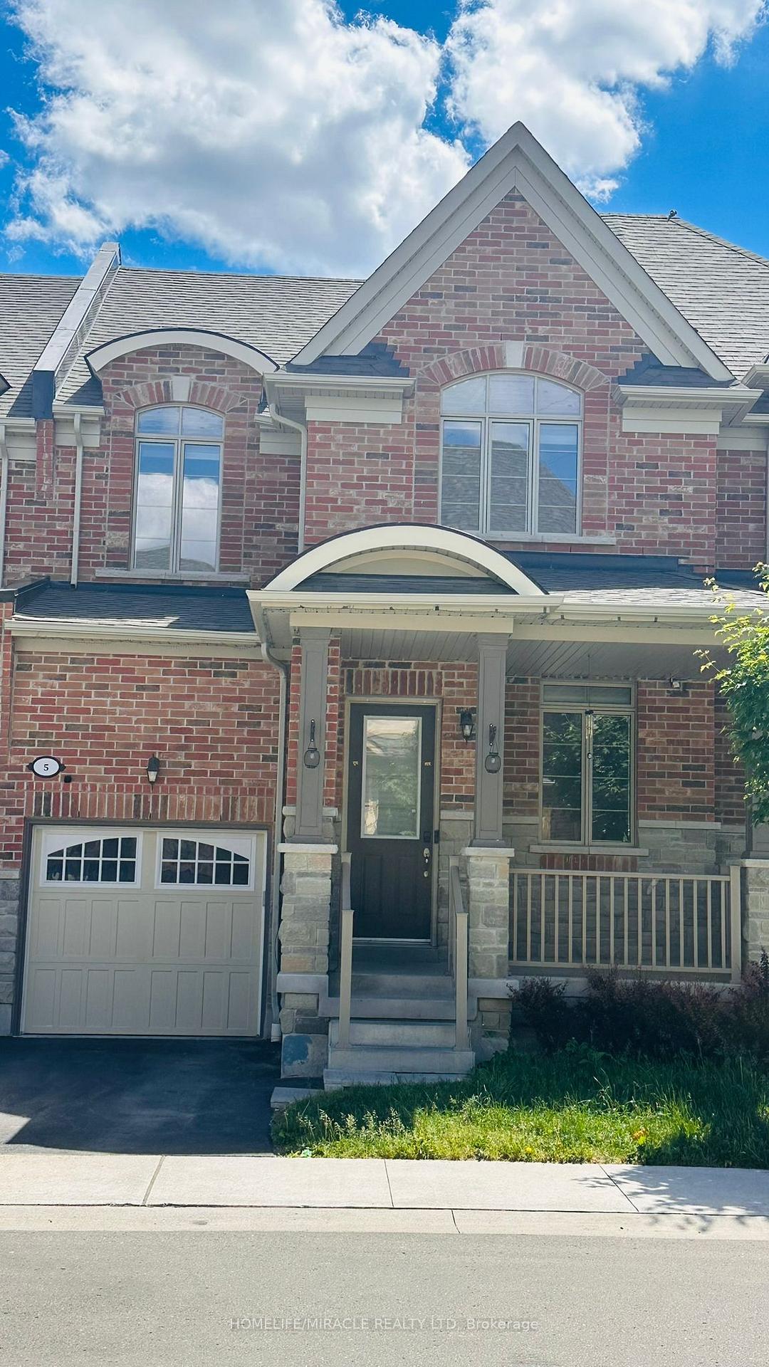 5 Hardman Lane, Ajax, ON L1T 0P9