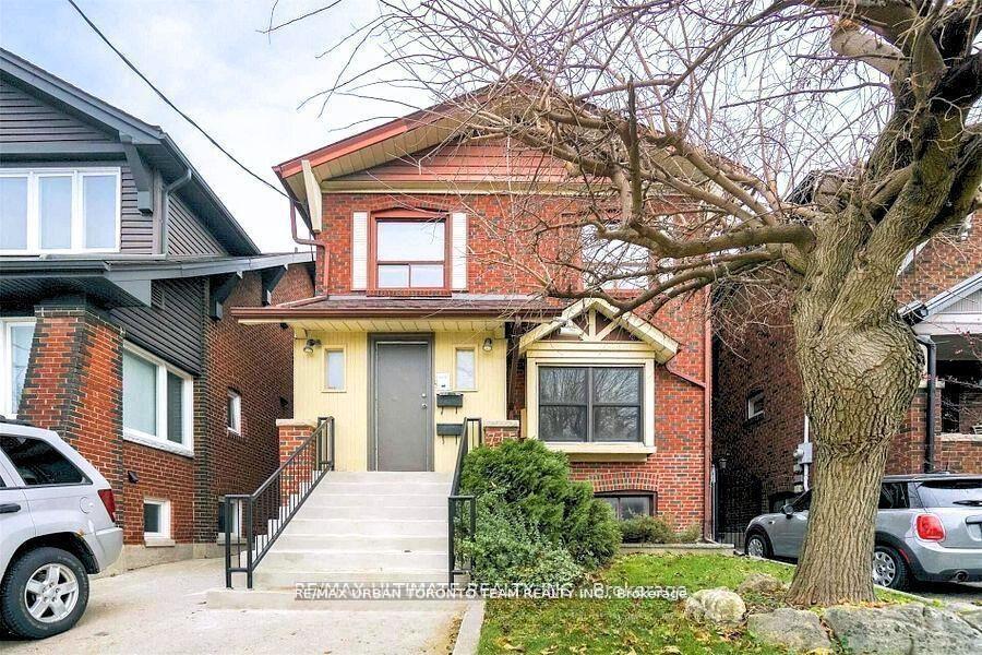 745 Coxwell Avenue Upper, Toronto E03, ON M4C 3C5