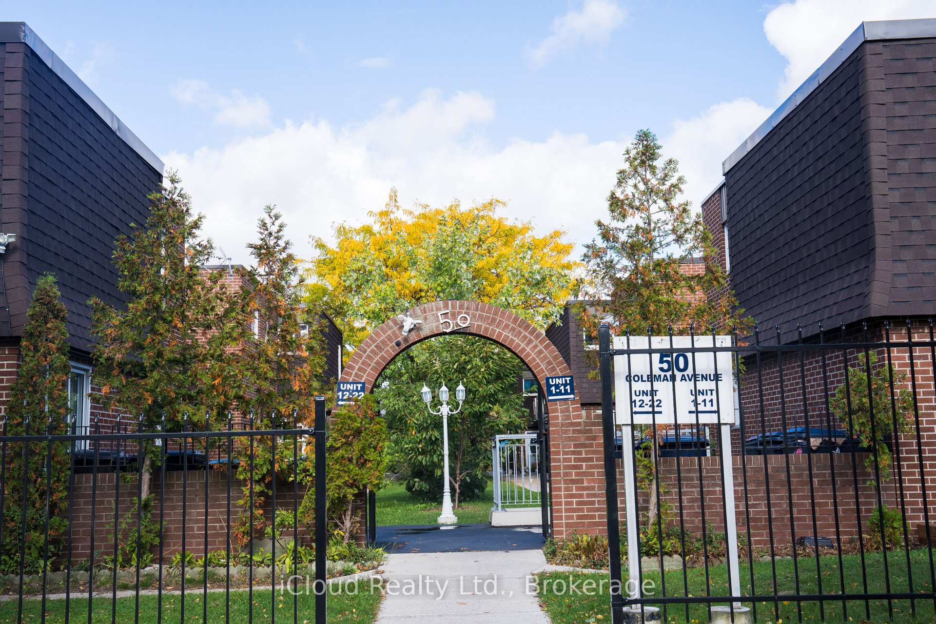 50 Coleman Avenue 16, Toronto E02, ON M4C 1P7