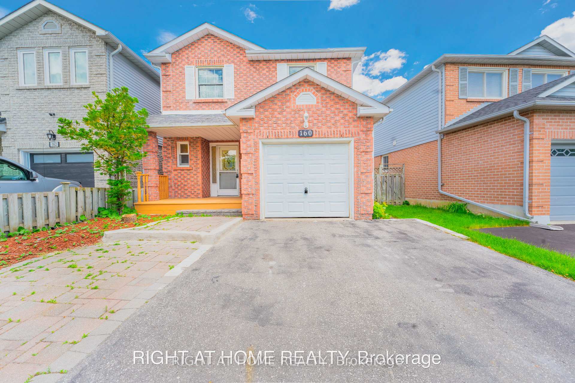 160 Overbank Drive, Oshawa, ON L1J 7Y5