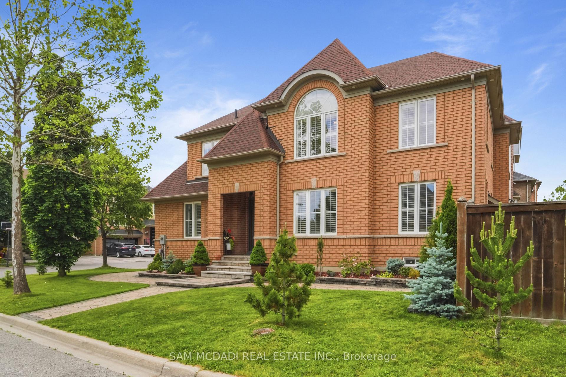 5 Whitbread Crescent, Ajax, ON L1Z 0E3