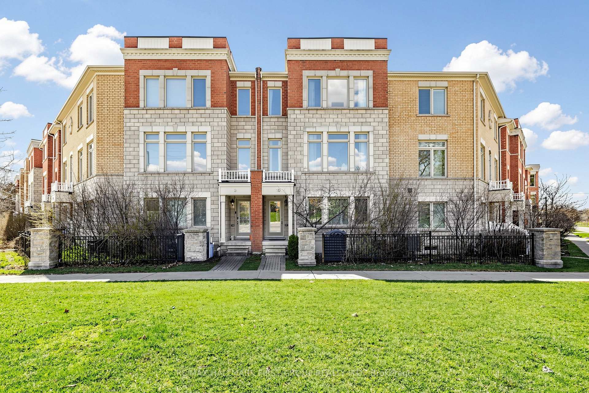 1299 Glenanna Road 10, Pickering, ON L1V 0C9