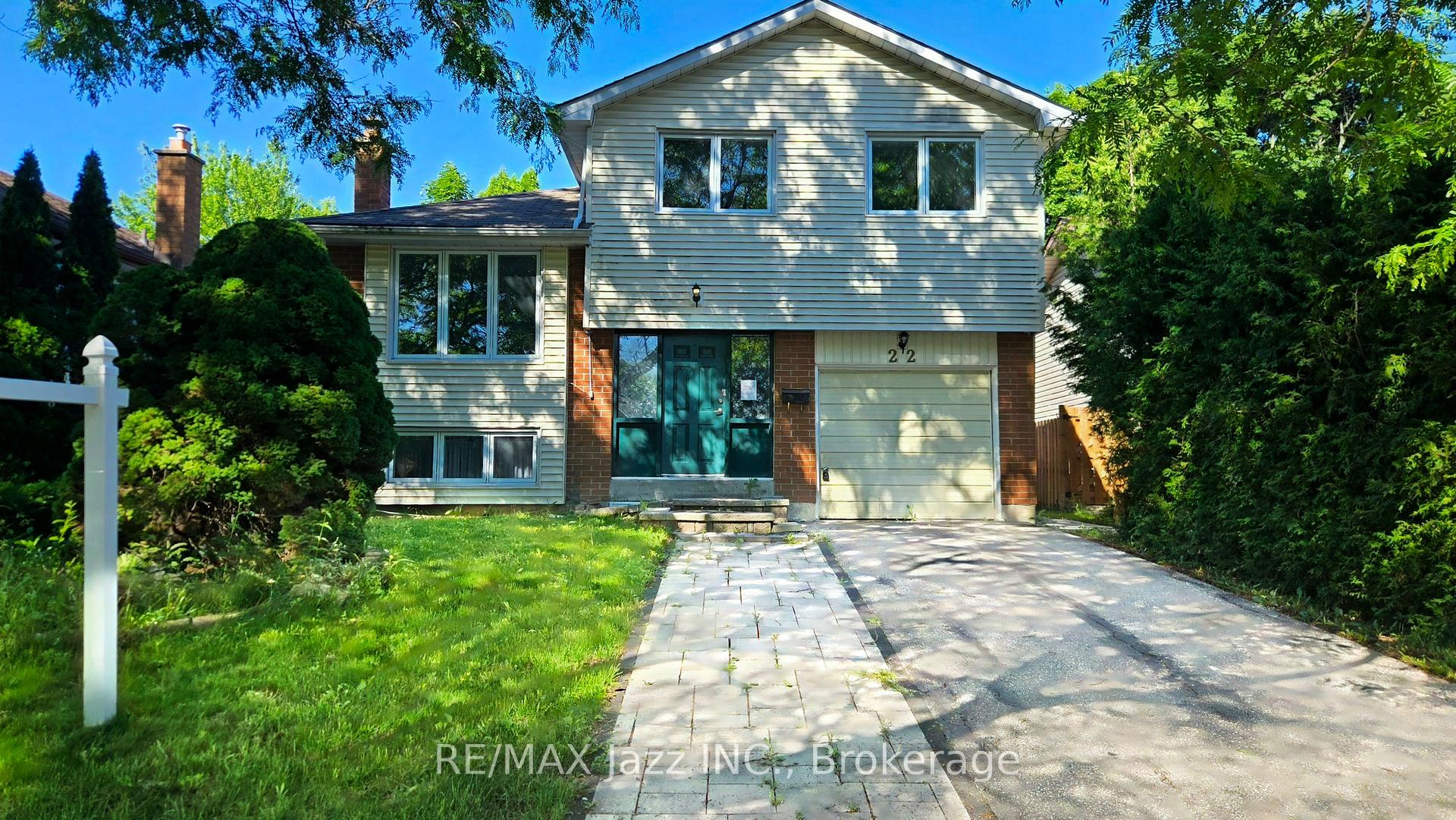 22 Renfield Crescent, Whitby, ON L1P 1B4
