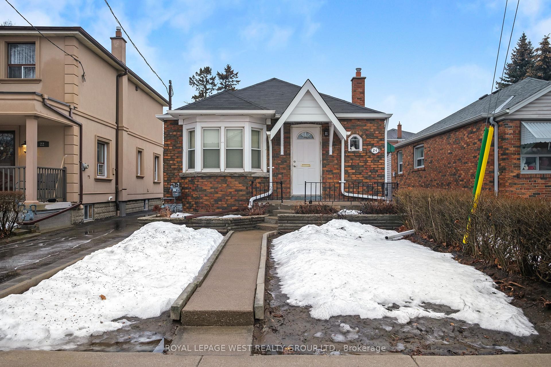 24 Barker Avenue, Toronto E03, ON M4C 2N3