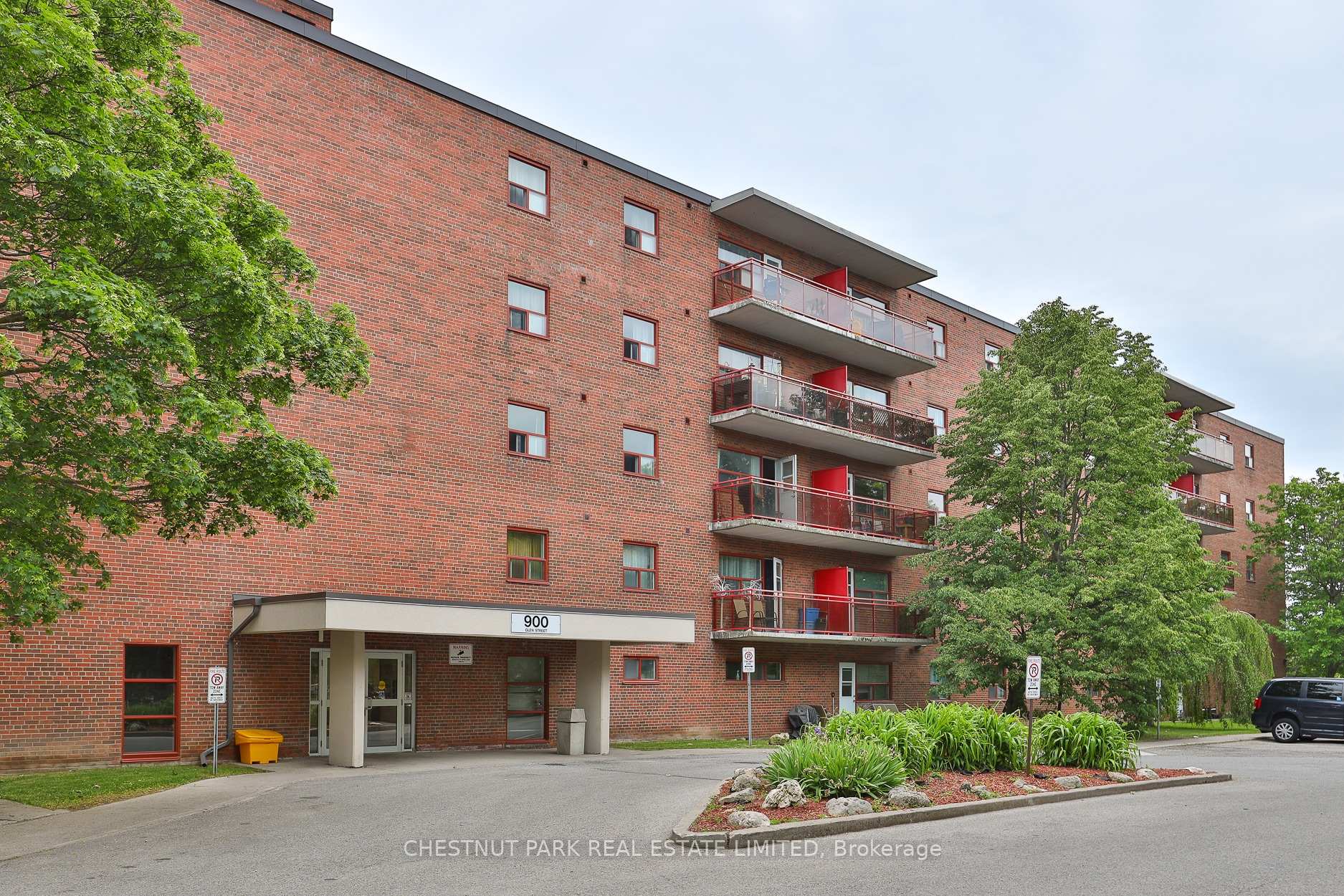900 Glen Street 409, Oshawa, ON L1J 5Z4