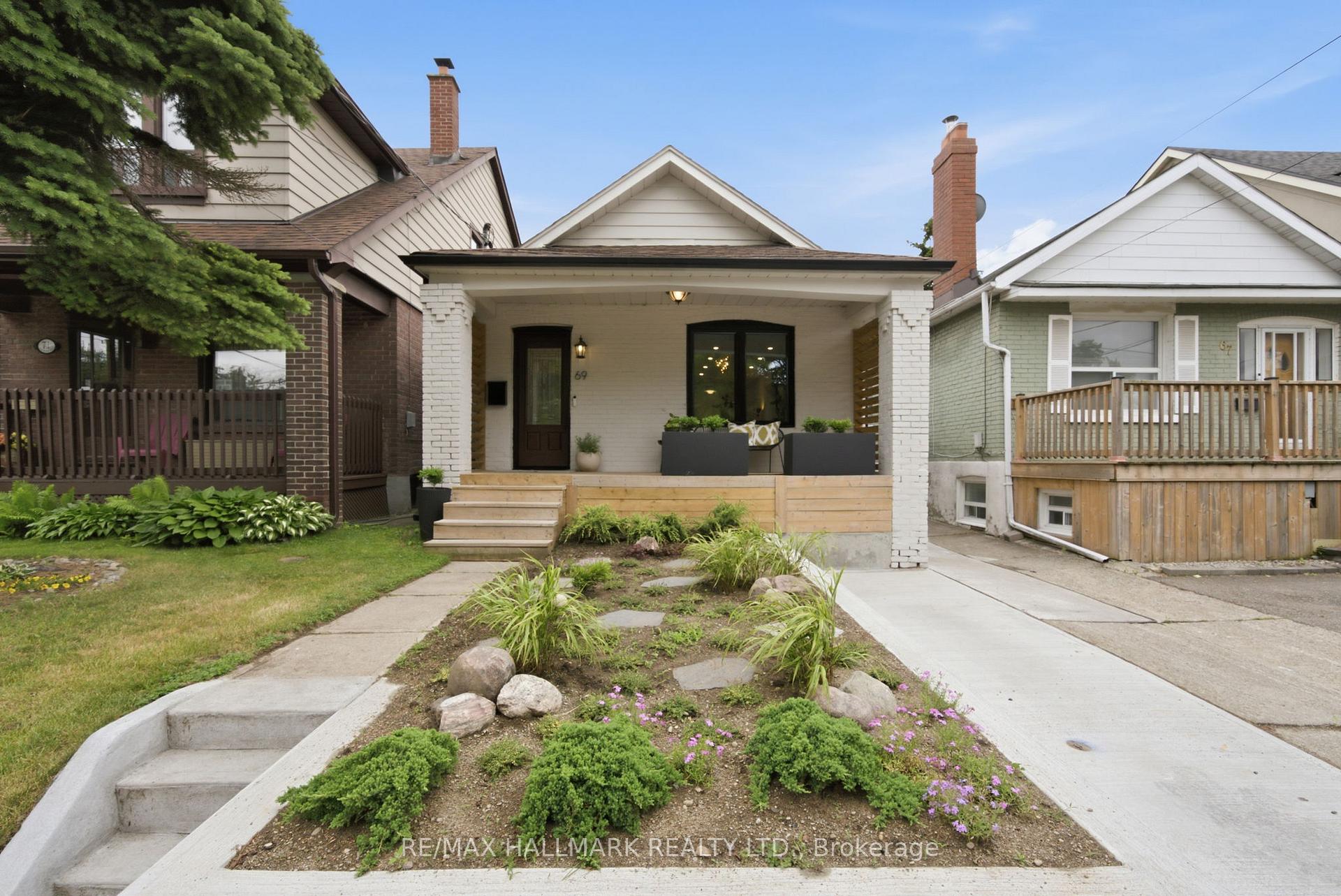 69 Gatwick Avenue, Toronto E03, ON M4C 1W4
