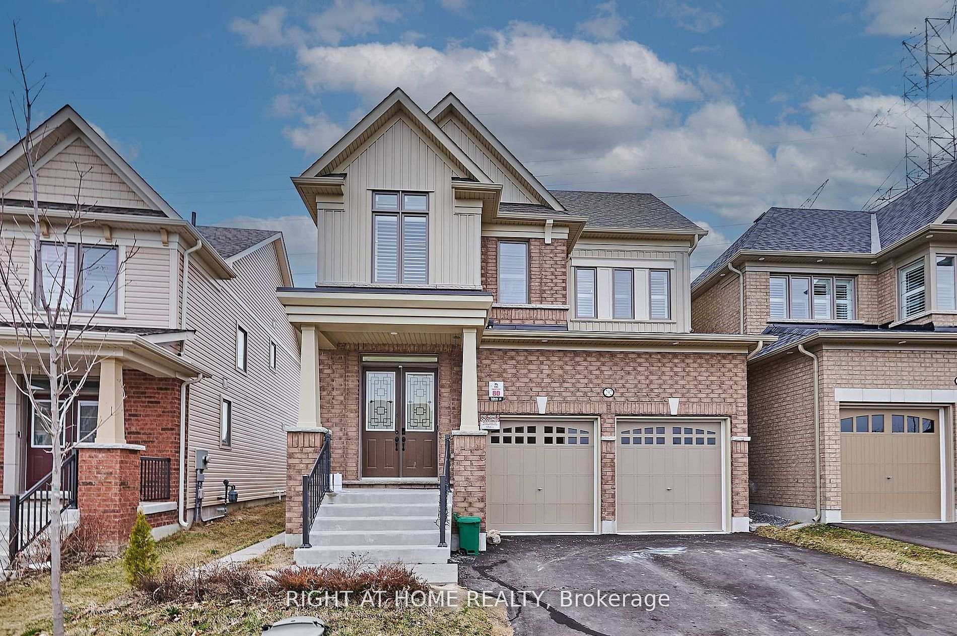292 Windfield Farm Drive, Oshawa, ON L1L 0M3