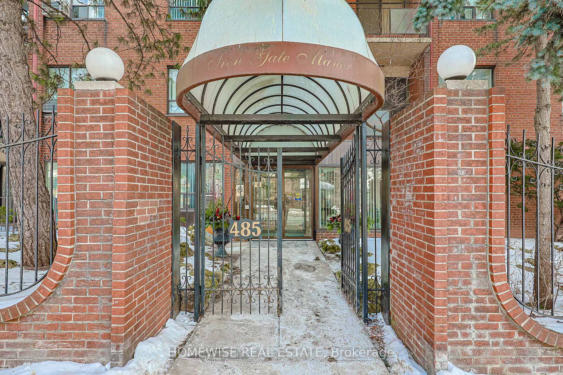 485 Kingston Road 411, Toronto E02, ON M4L 1V6