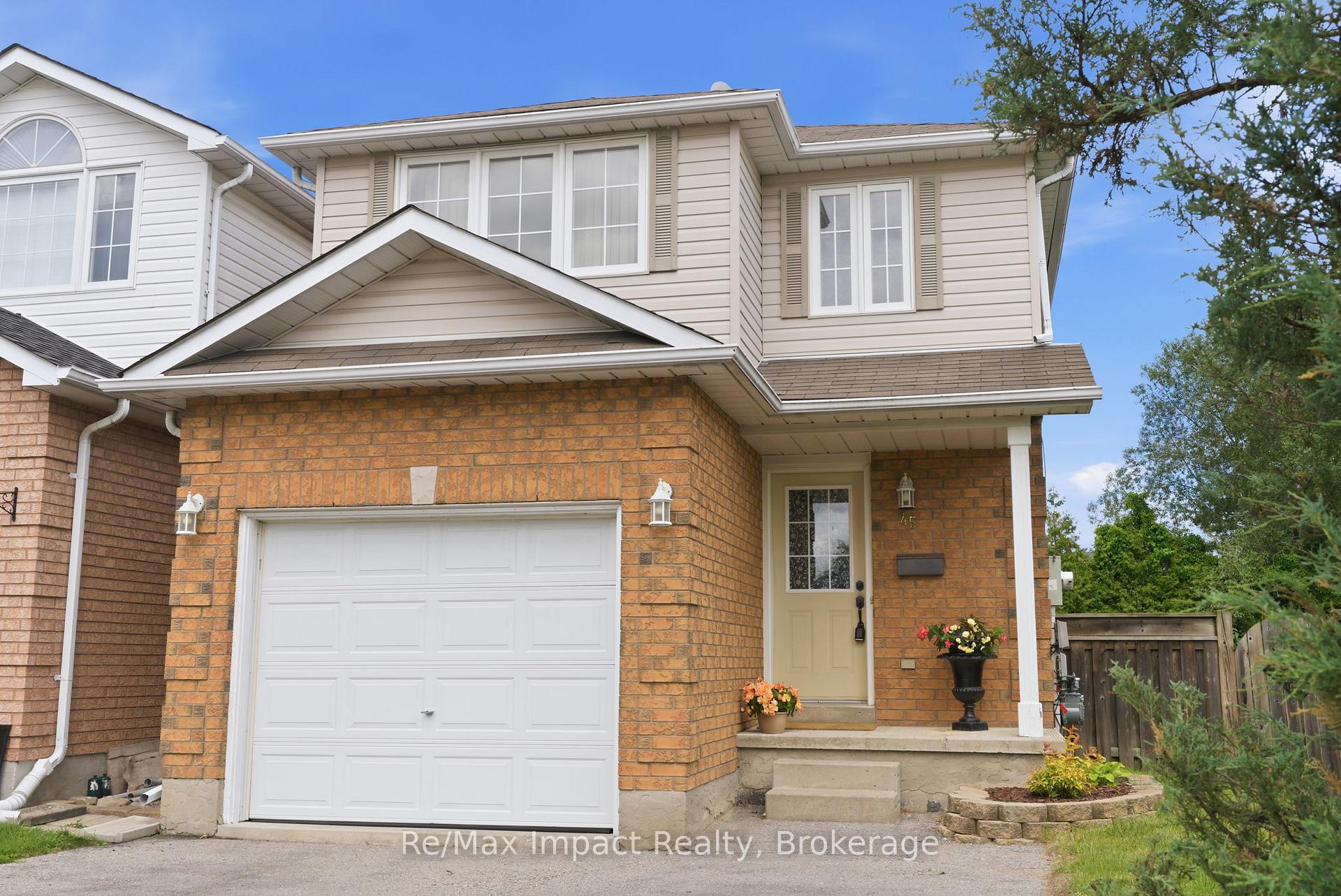 45 Barron Court, Clarington, ON L1E 3G2