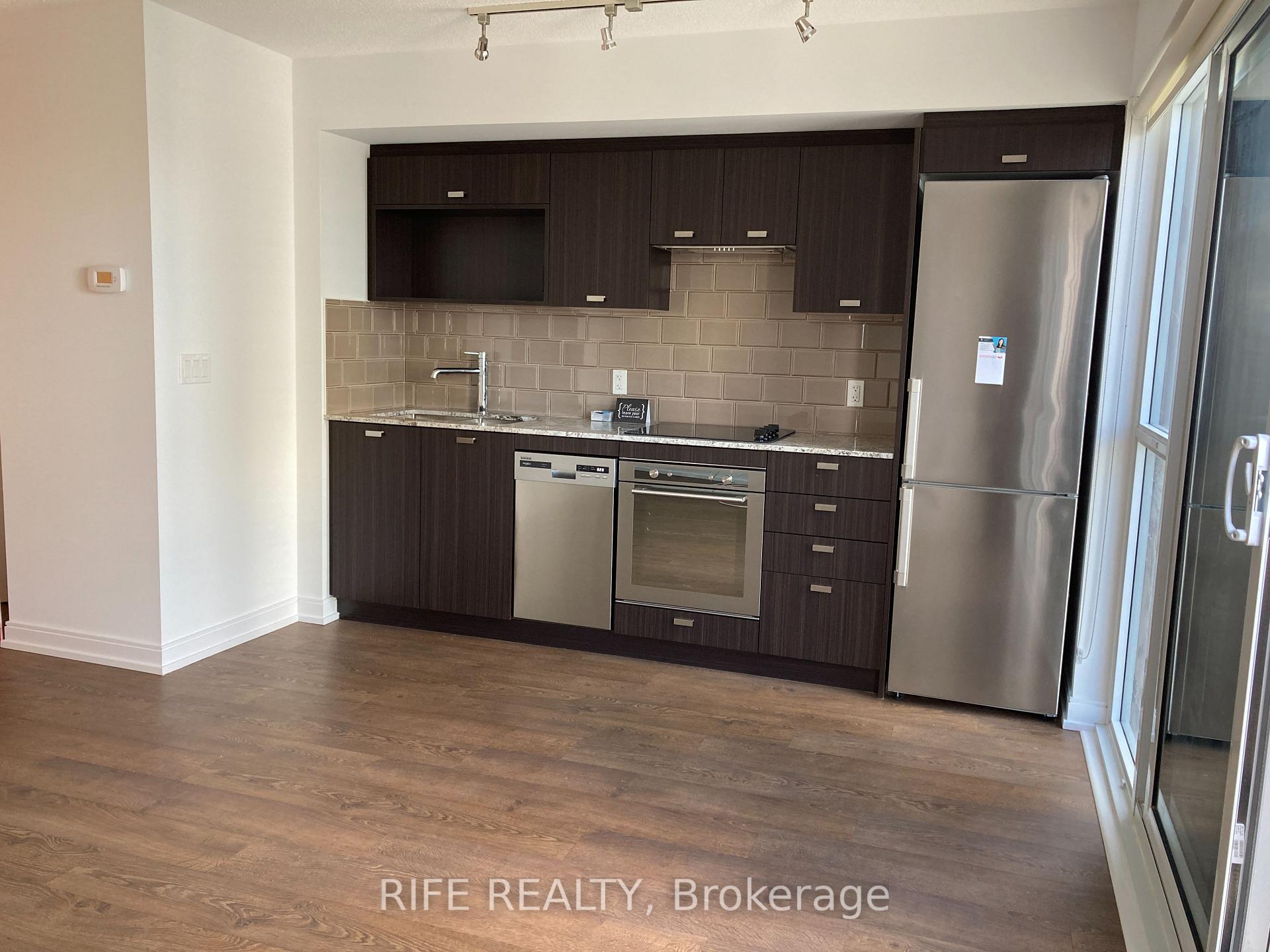 275 Village Green Square 1617, Toronto E07, ON M1S 0L8