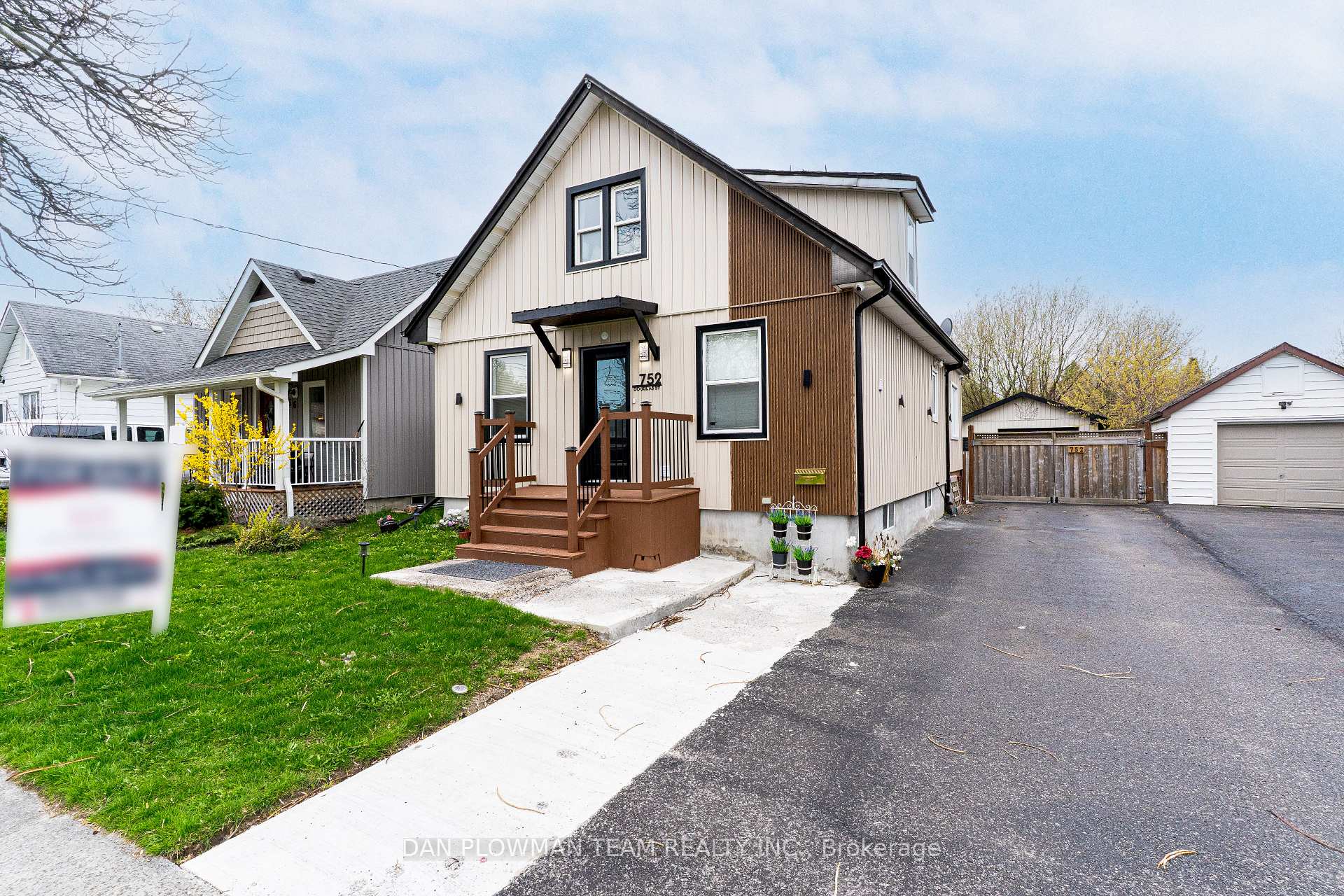 752 Douglas Street, Oshawa, ON L1H 5C7