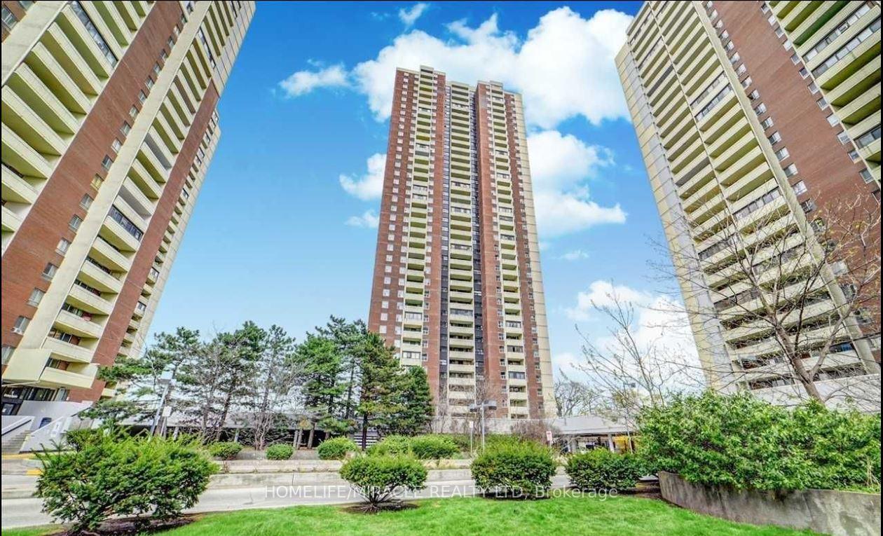 1 Massey Square 1009, Toronto E03, ON M4C 5L4