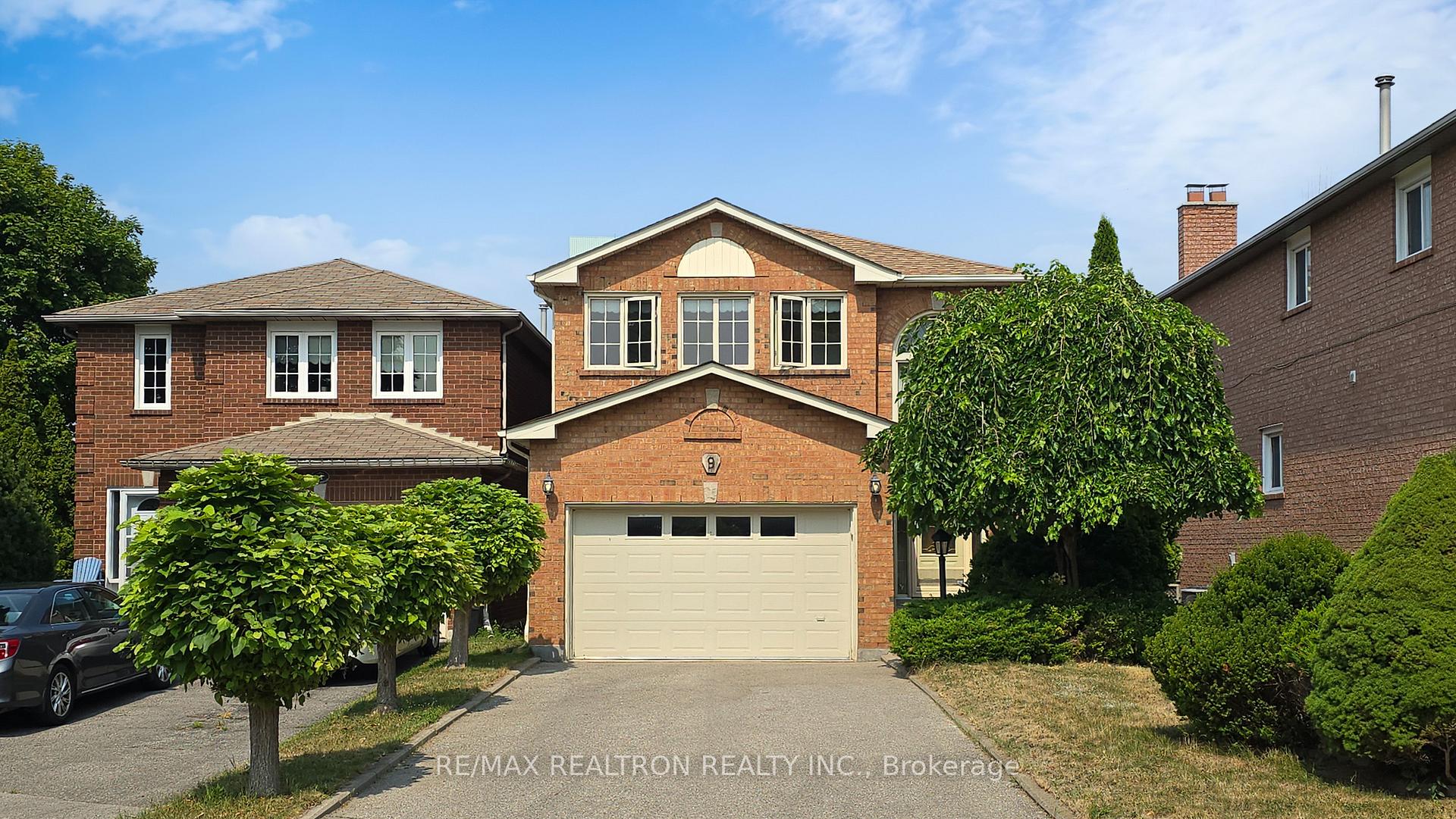 9 Cranston Manor Court, Toronto E08, ON M1J 3M7
