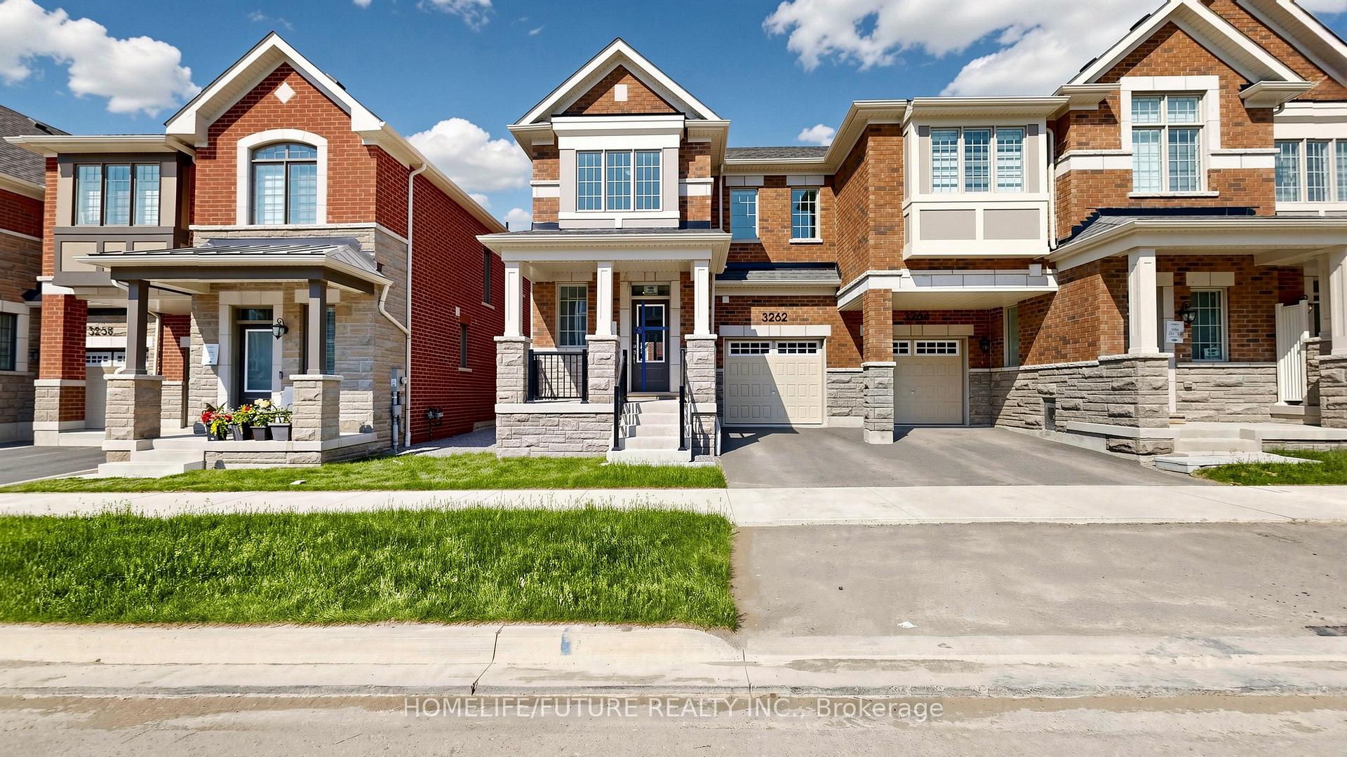 3262 Brigadier Avenue, Pickering, ON L1X 0T1