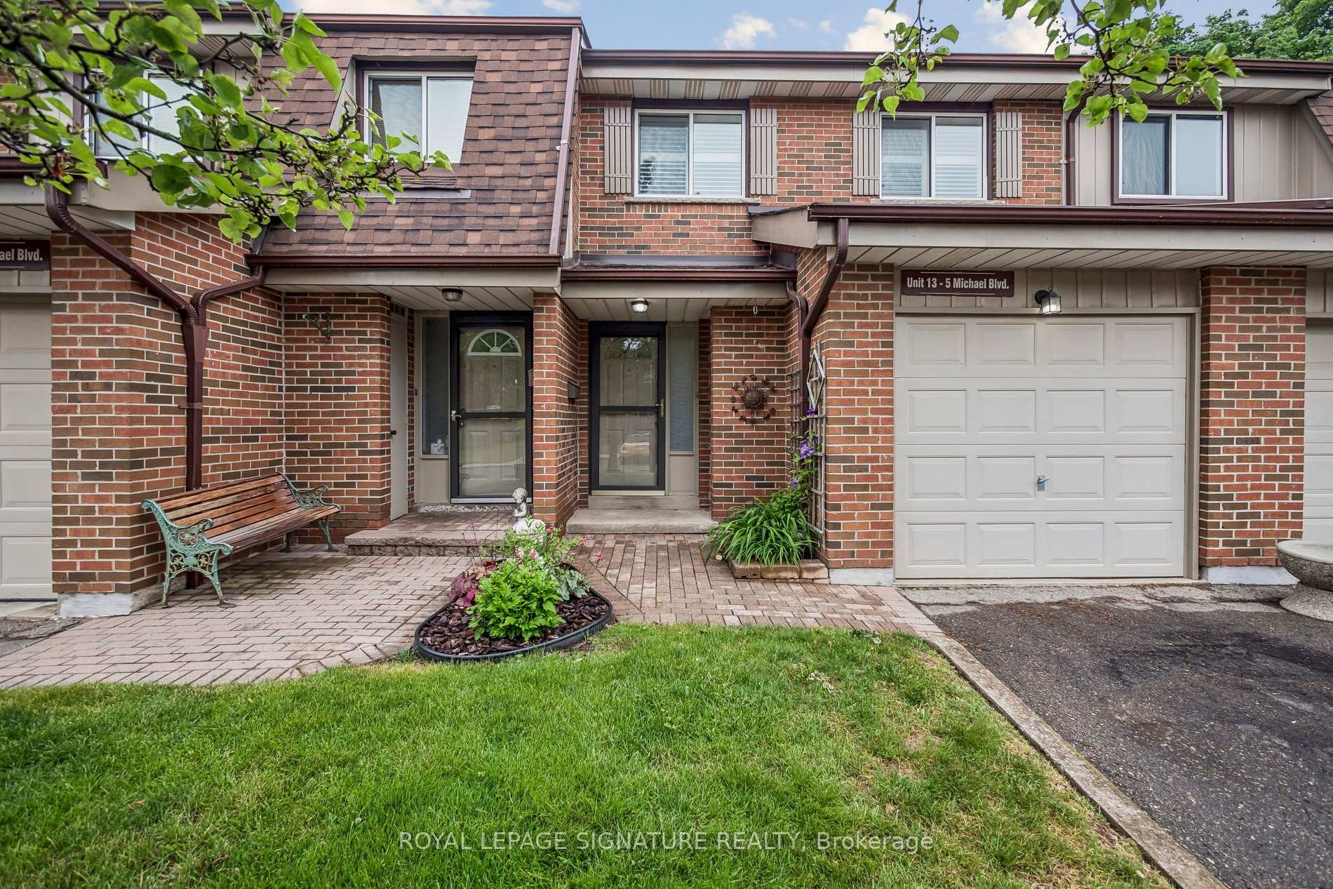 5 Michael Boulevard 13, Whitby, ON L1N 5P4