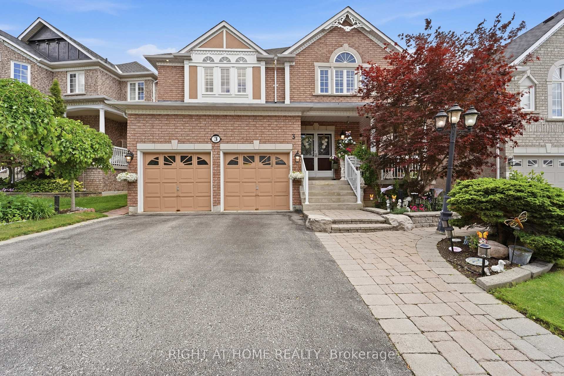 3 Darley Street S, Ajax, ON L1T 3X8