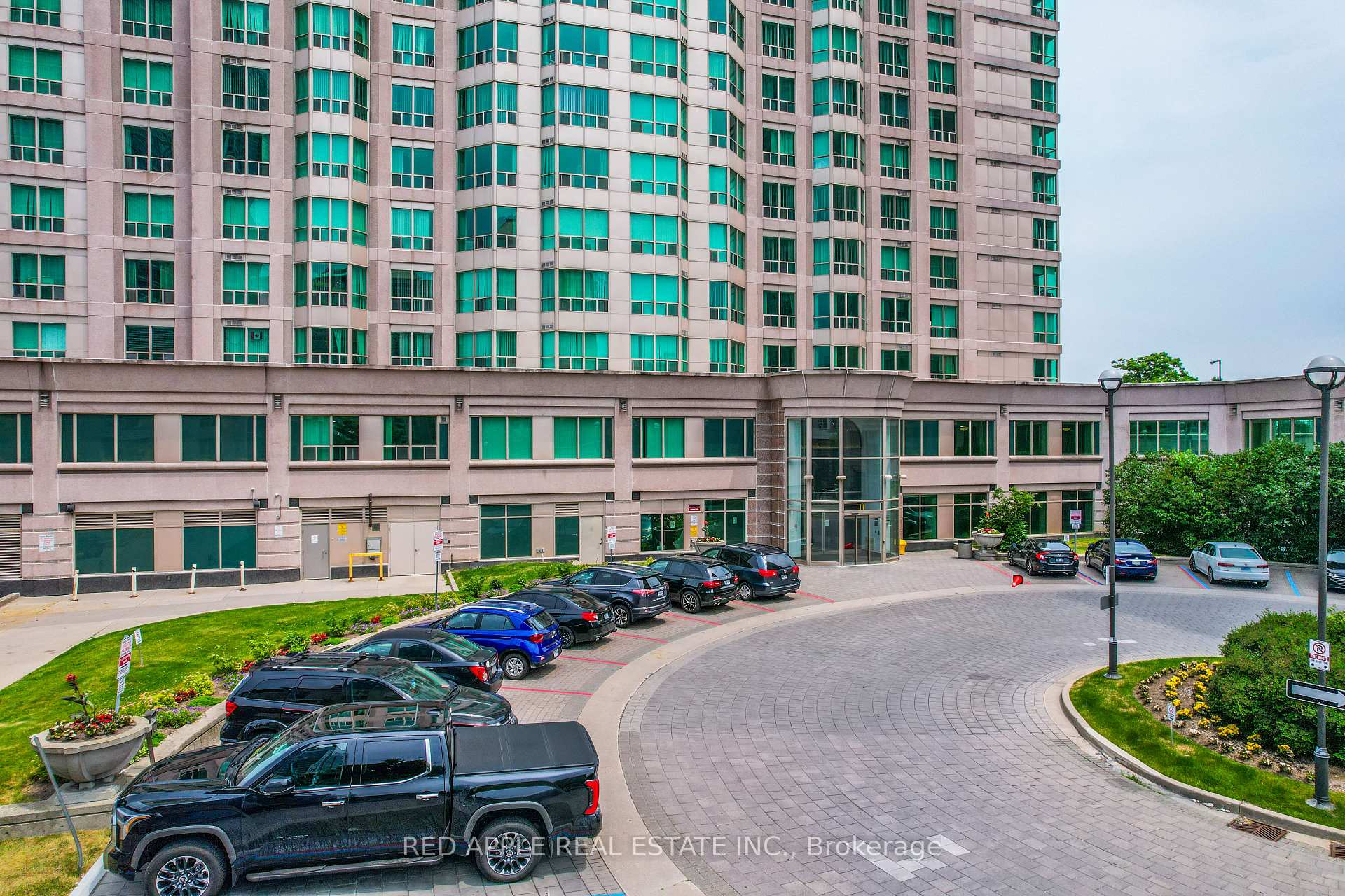 11 Lee Centre Drive 707, Toronto E09, ON M1H 3J5