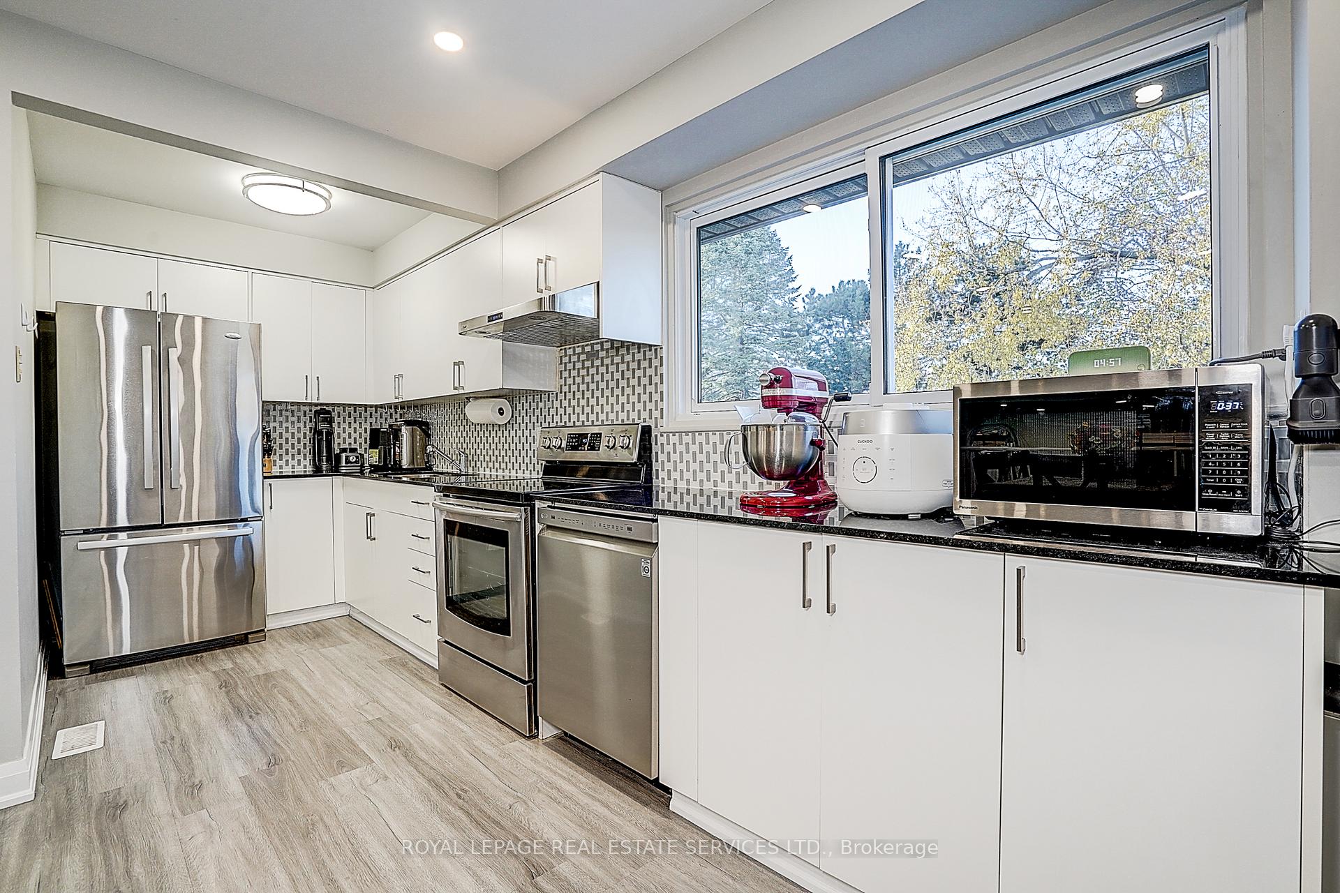 2020 Pharmacy Avenue 23, Toronto E05, ON M1T 1H8