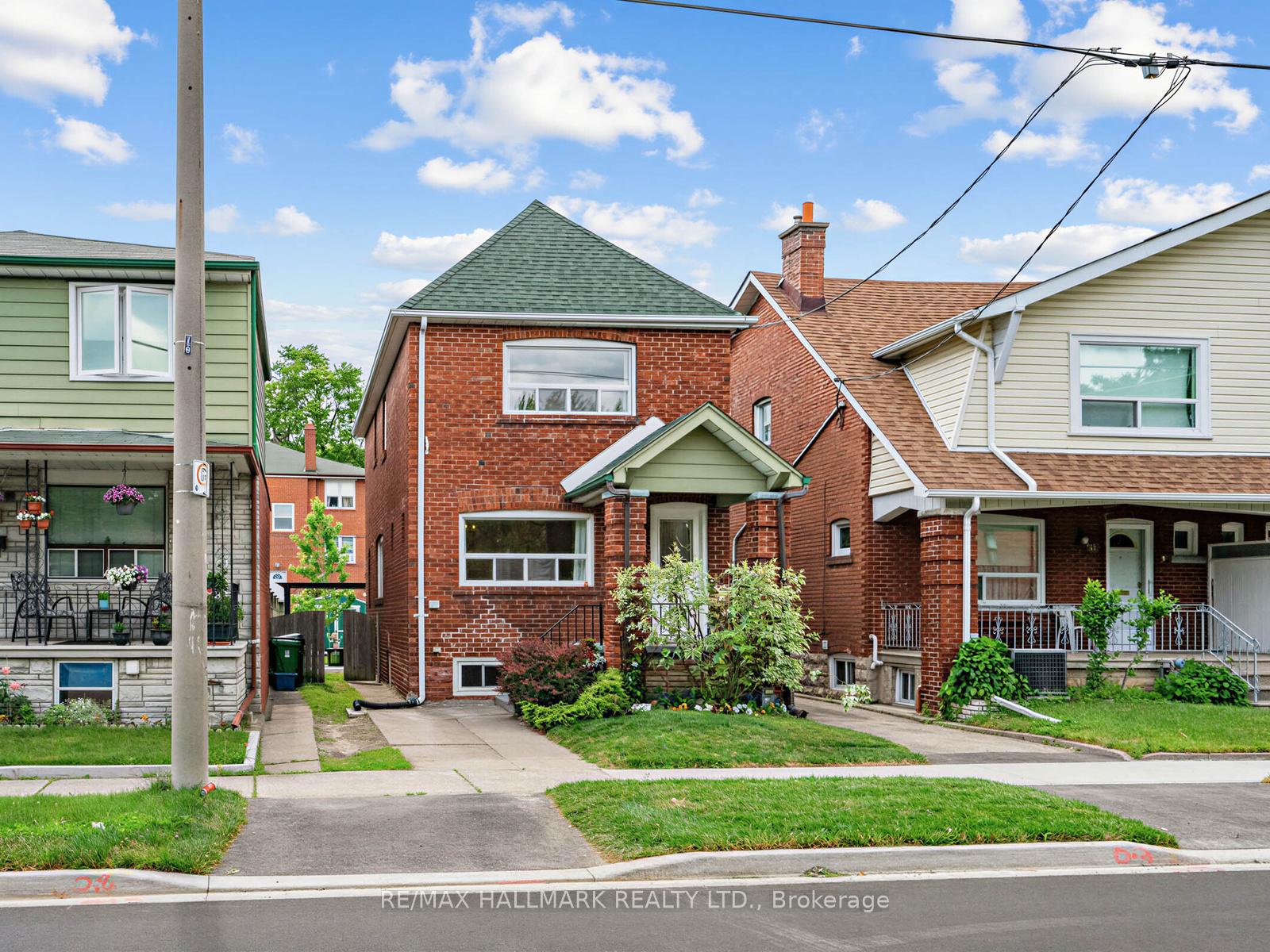 958 Greenwood Avenue, Toronto E03, ON M4J 4C3