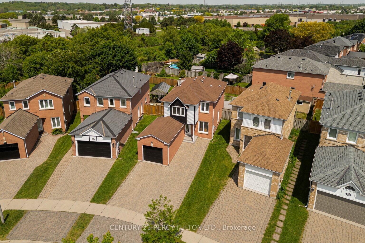 611 Atwood Crescent, Pickering, ON L1W 3W7