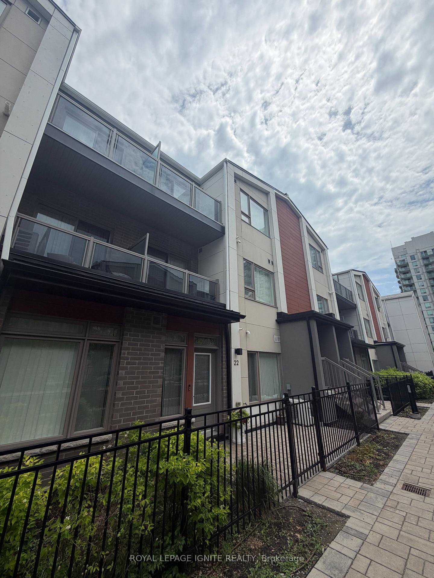 50 Orchid Place Drive 22, Toronto E11, ON M1B 0C4