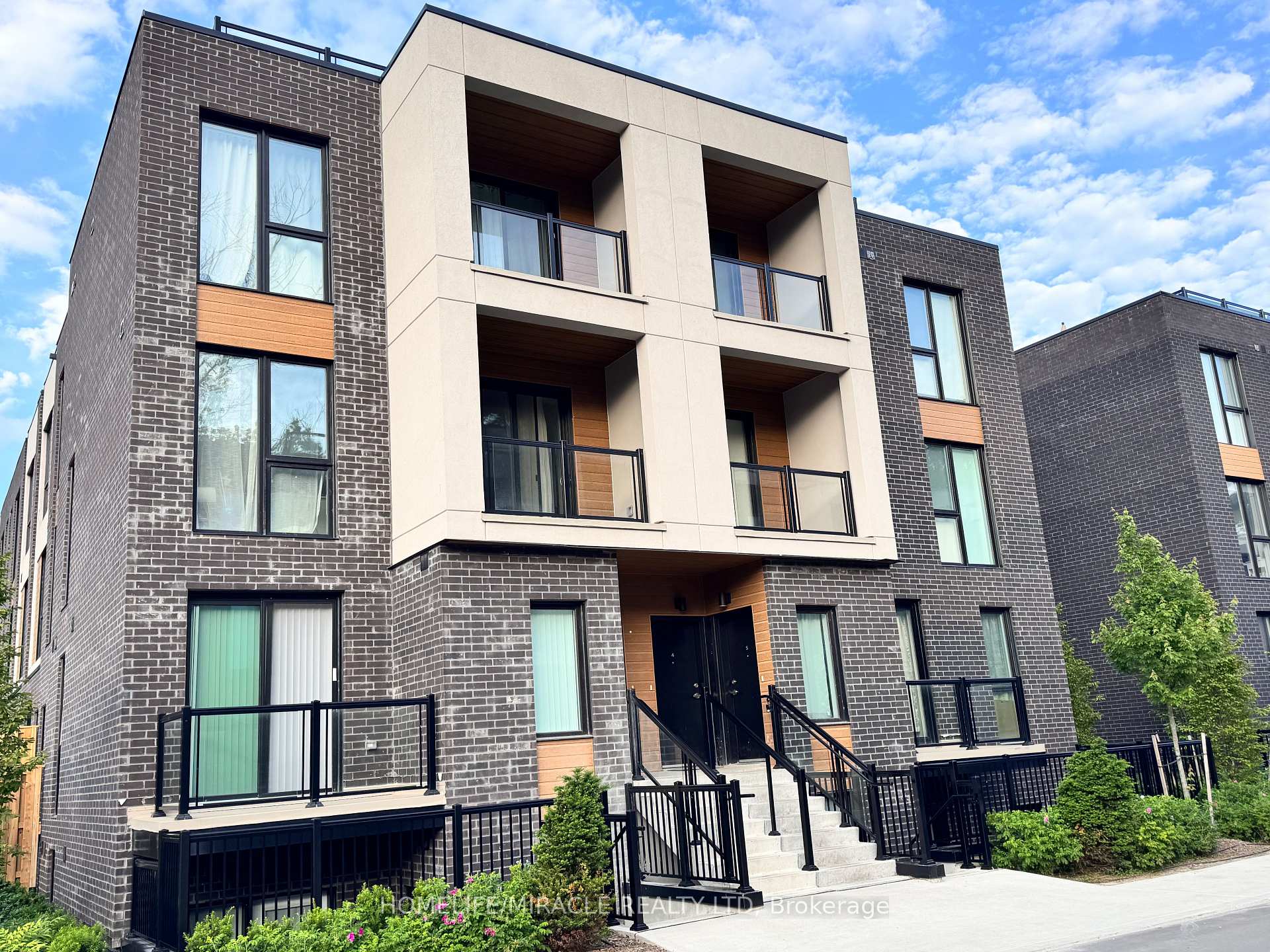 176 Clonmore Drive 4, Toronto E06, ON M1N 1Y1