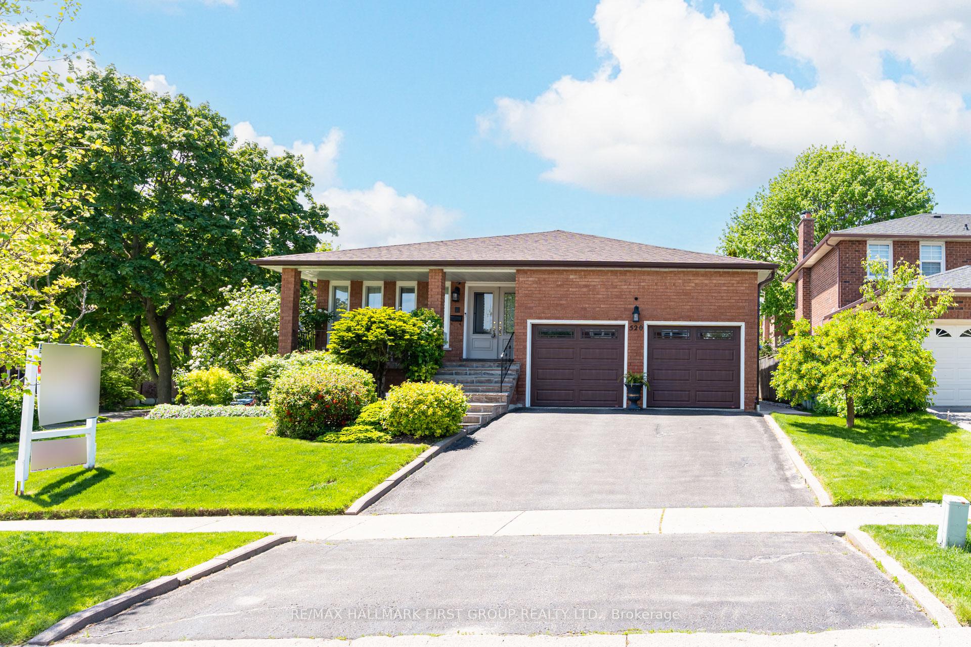 520 McLeod Crescent, Pickering, ON L1W 3M5