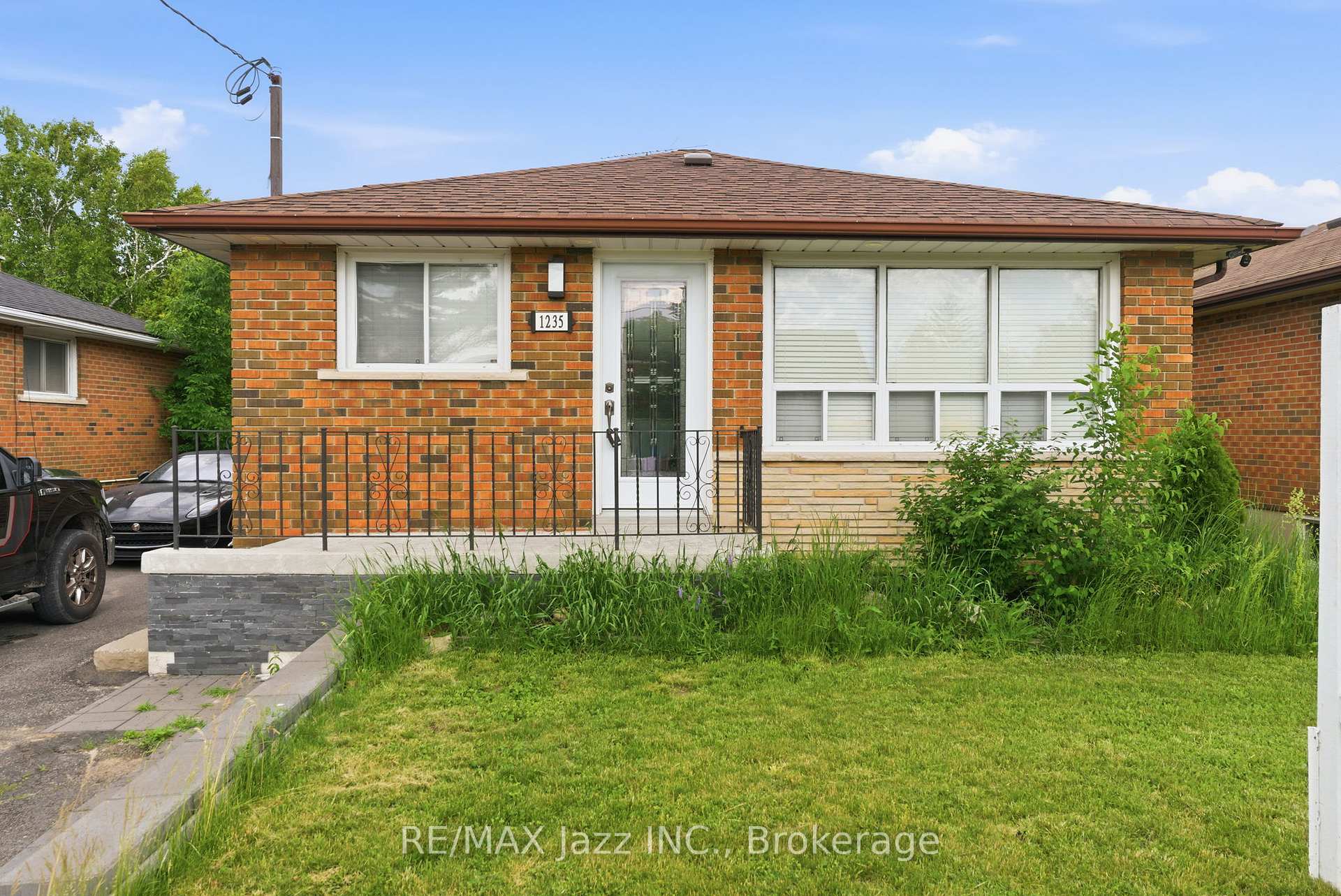 1235 Somerville Street UPPER FLOOR, Oshawa, ON L1G 4L1