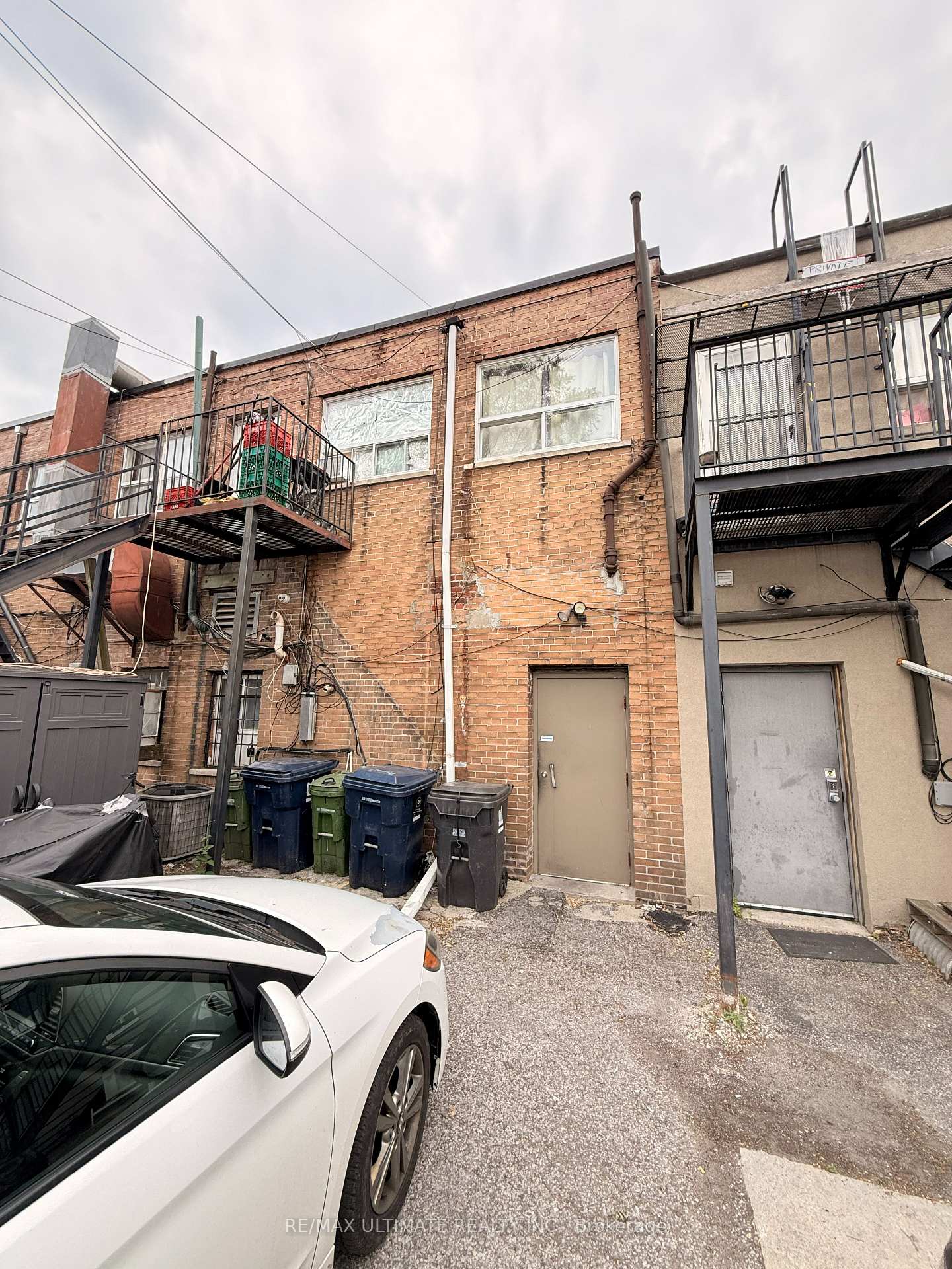 1027 Coxwell Avenue, Toronto E03, ON M4C 3G4