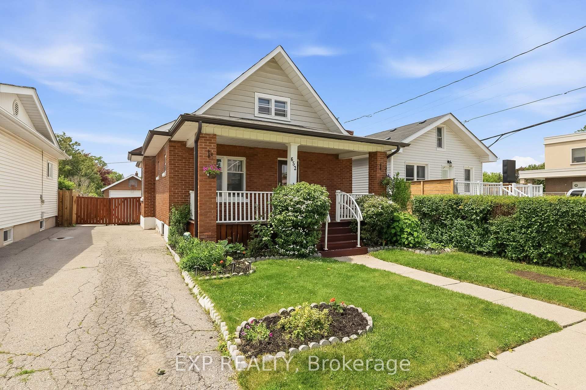 652 Hortop Street, Oshawa, ON L1G 4N5
