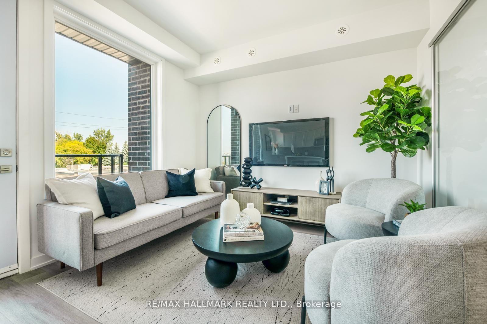 1483 O'Connor Drive 1, Toronto E03, ON M4B 2V5