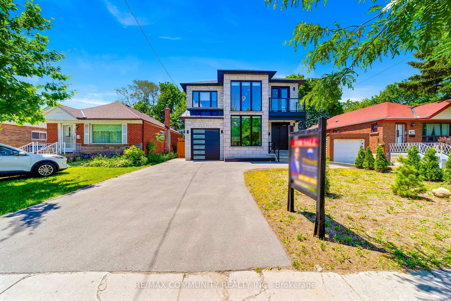 856 Kennedy Road, Toronto E04, ON M1K 2E7