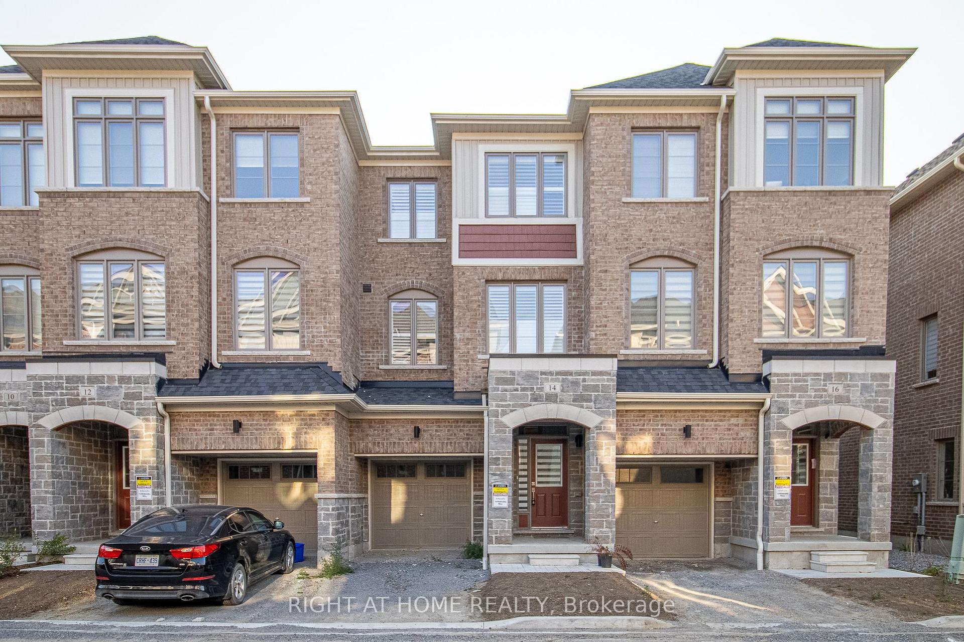 14 Waterside Way, Whitby, ON L1N 0N1