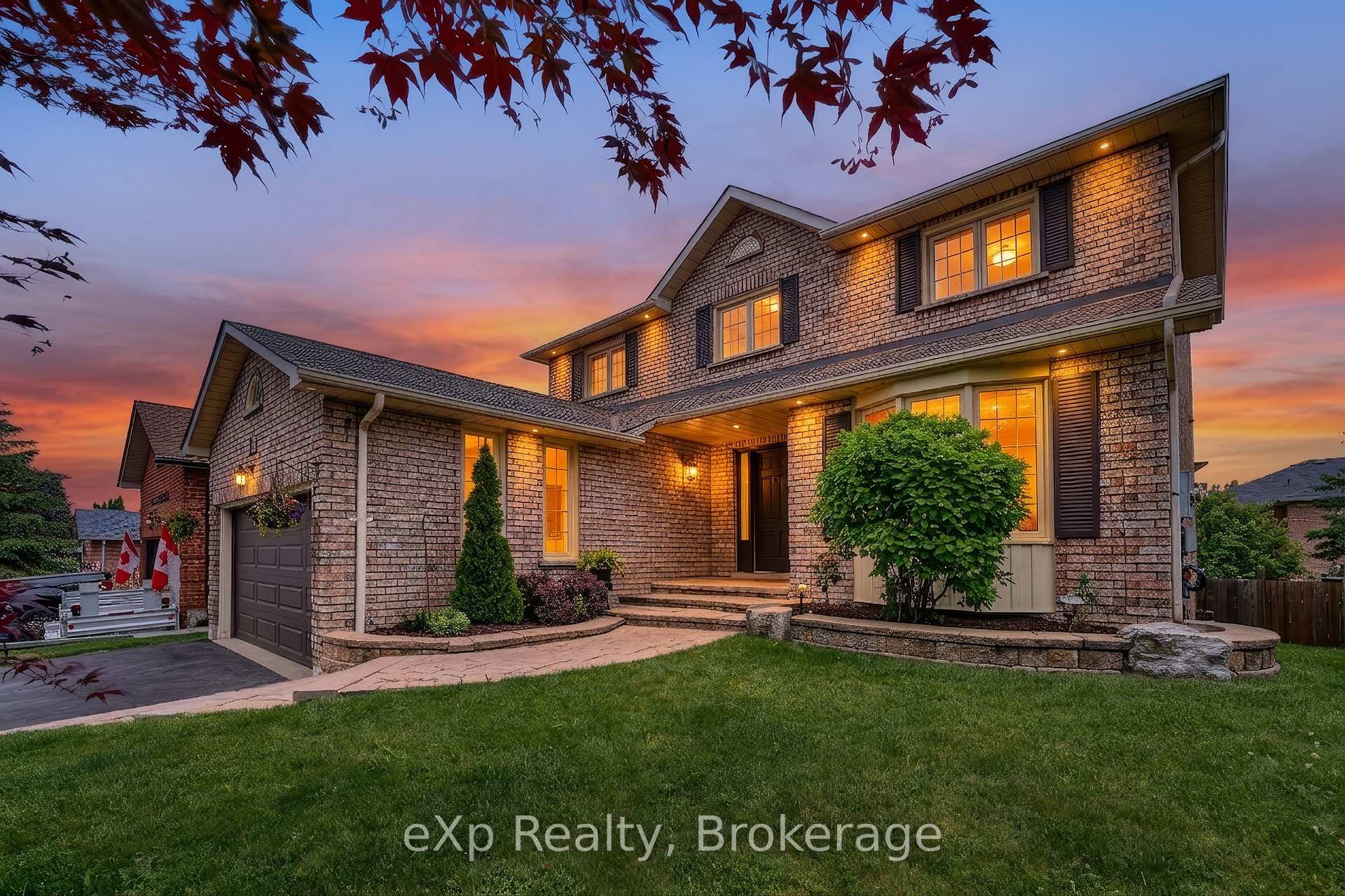 43 Forest Heights Street, Whitby, ON L1R 1T7