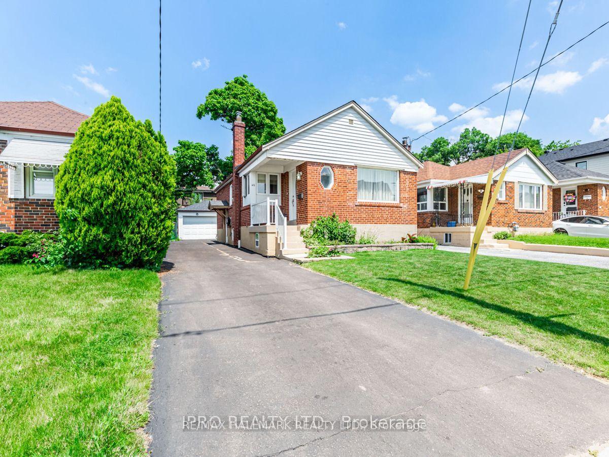 46 Tiago Avenue, Toronto E03, ON M4B 2A2