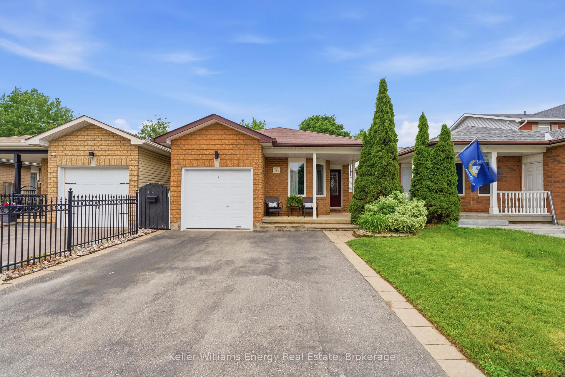 16 John Walter Crescent, Clarington, ON L1E 2W6