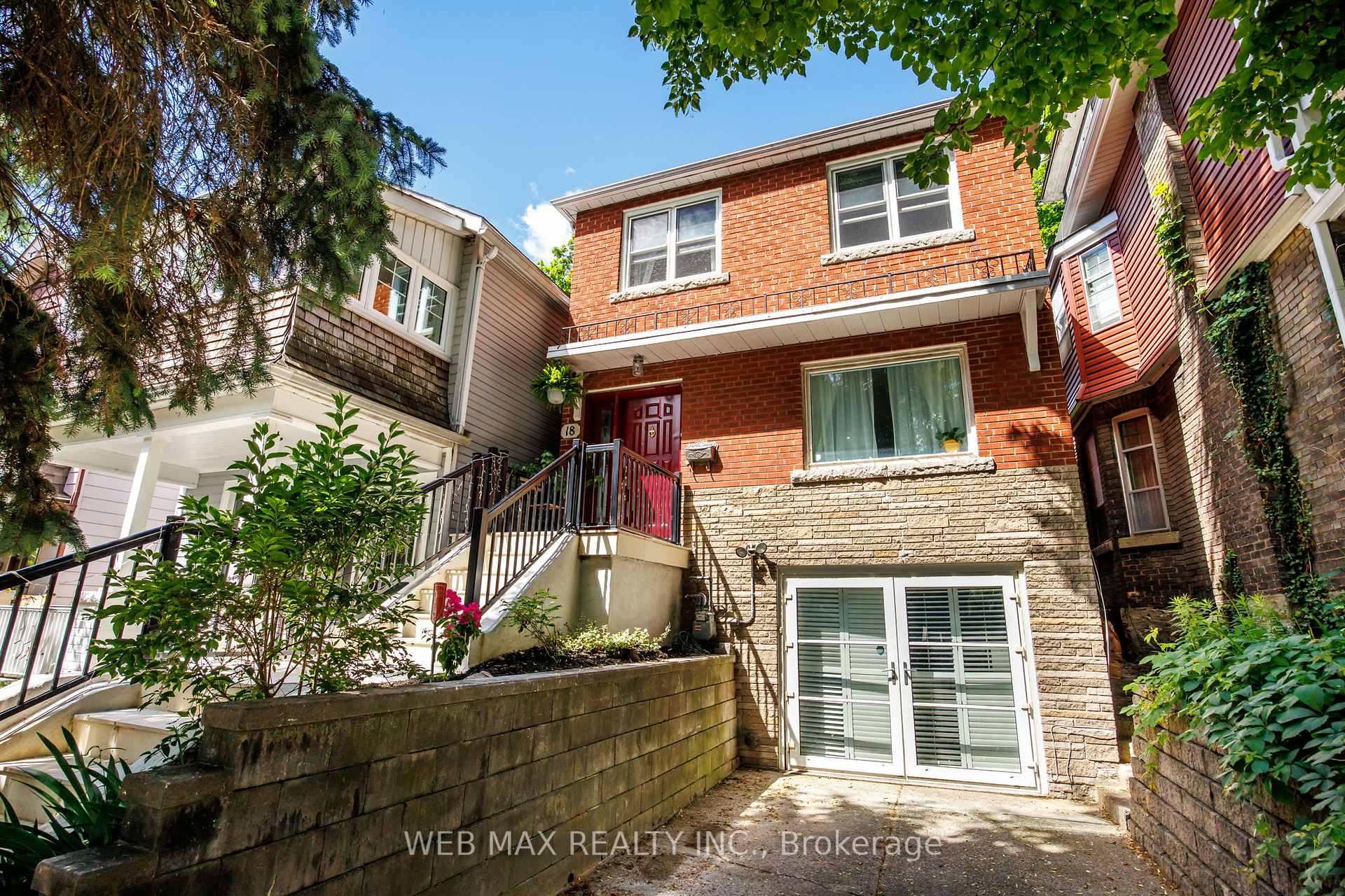 18 Bellefair Avenue, Toronto E02, ON M4L 3T8
