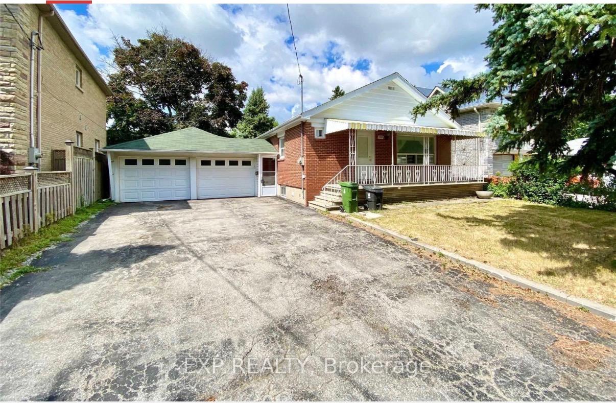119 Earlton Road Main, Toronto E05, ON M1T 2R8